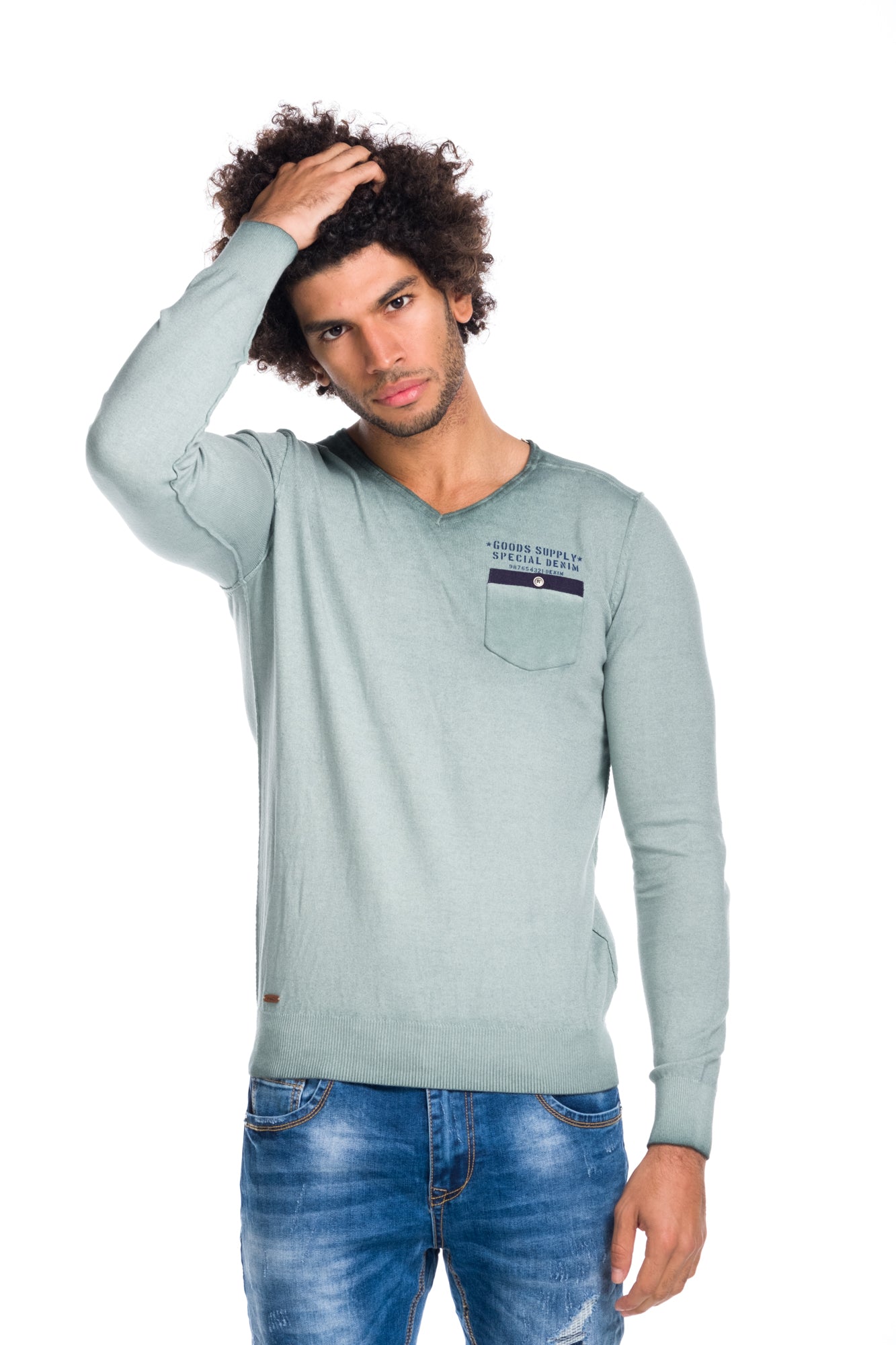 Pull en tricot teint avec effet usé, poche avant et détail sur les manches | Style polyvalent