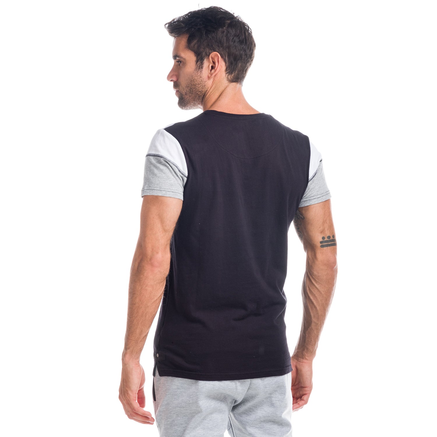 Combined T-shirt with pocket