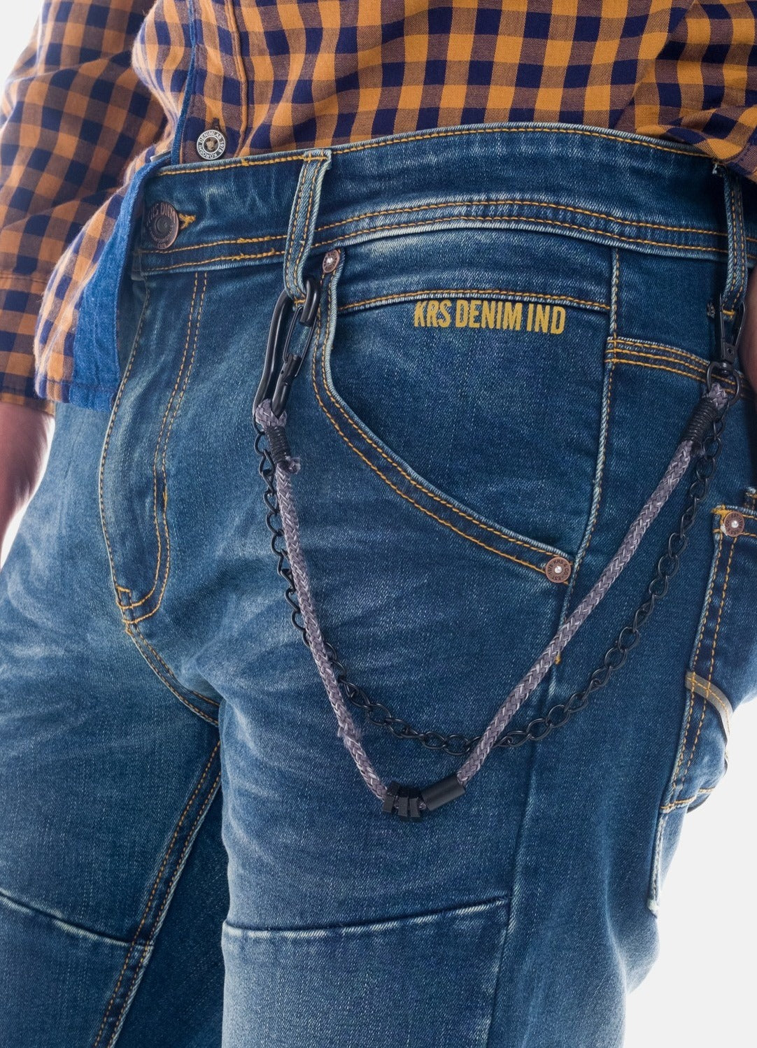 Schmaler blauer Denim mit Kordel-Schlüsselanhänger