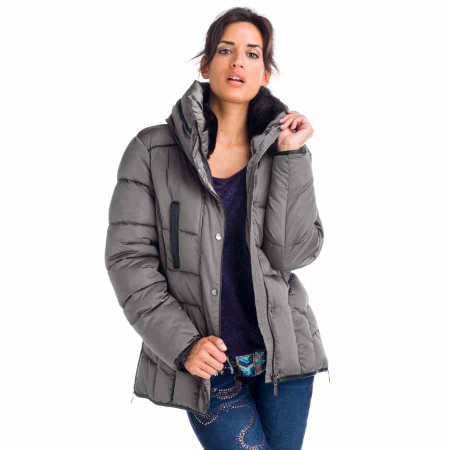 Chaqueta acolchada cuello chimena