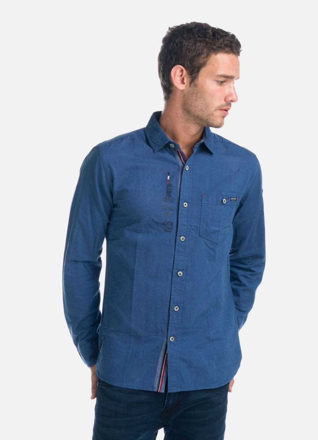 Camicia oxford con testo stampato