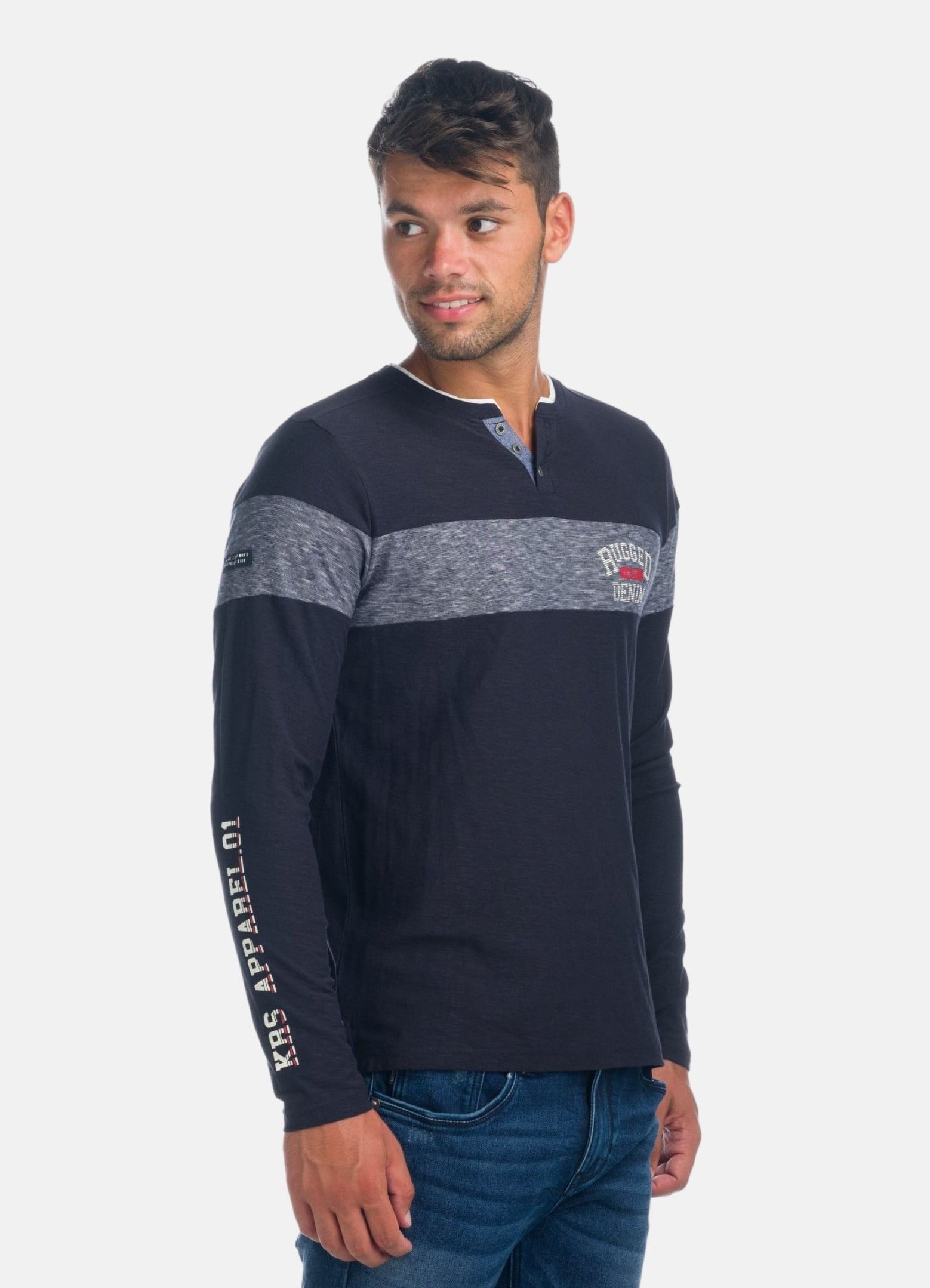 T-shirt à manches longues et col fendu