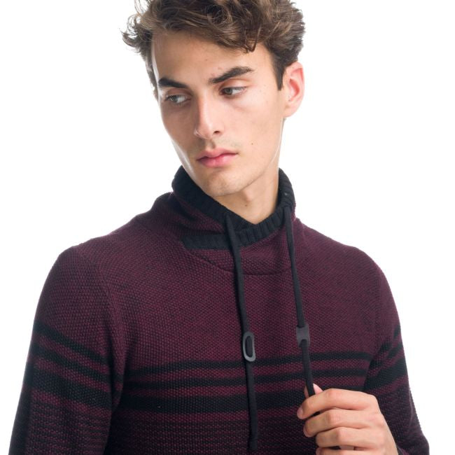 Maglia a righe con collo regolabile e coulisse