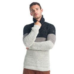 Black men's thick knit cross-neck sweater with buckle - Koroshi 1921TR23