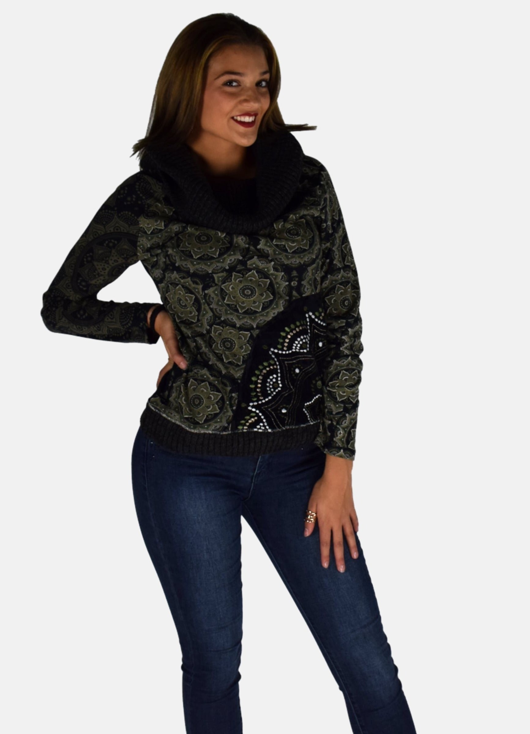 CAMISETA ESTAMPADA CUELLO VUELTO