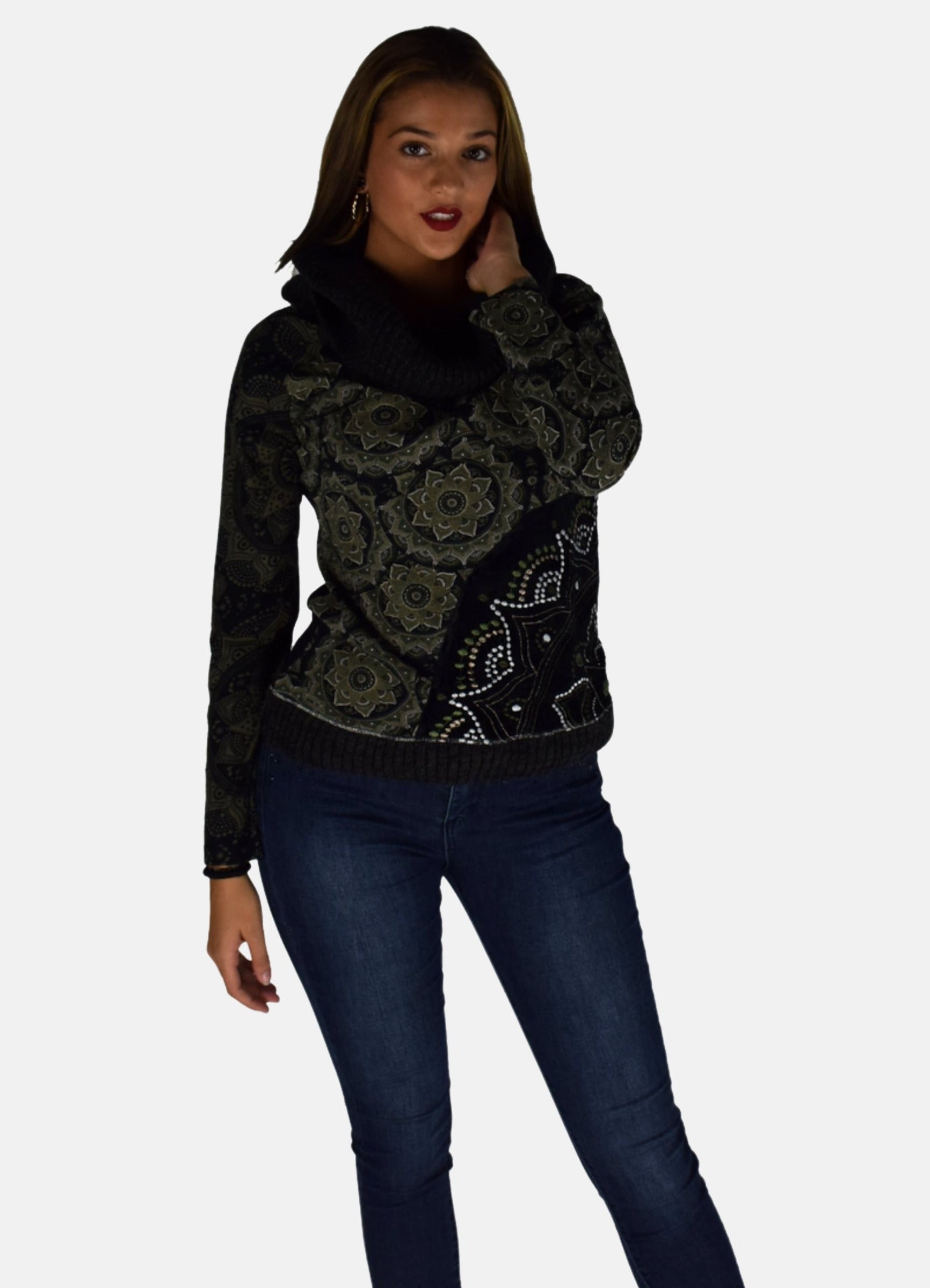 CAMISETA ESTAMPADA CUELLO VUELTO