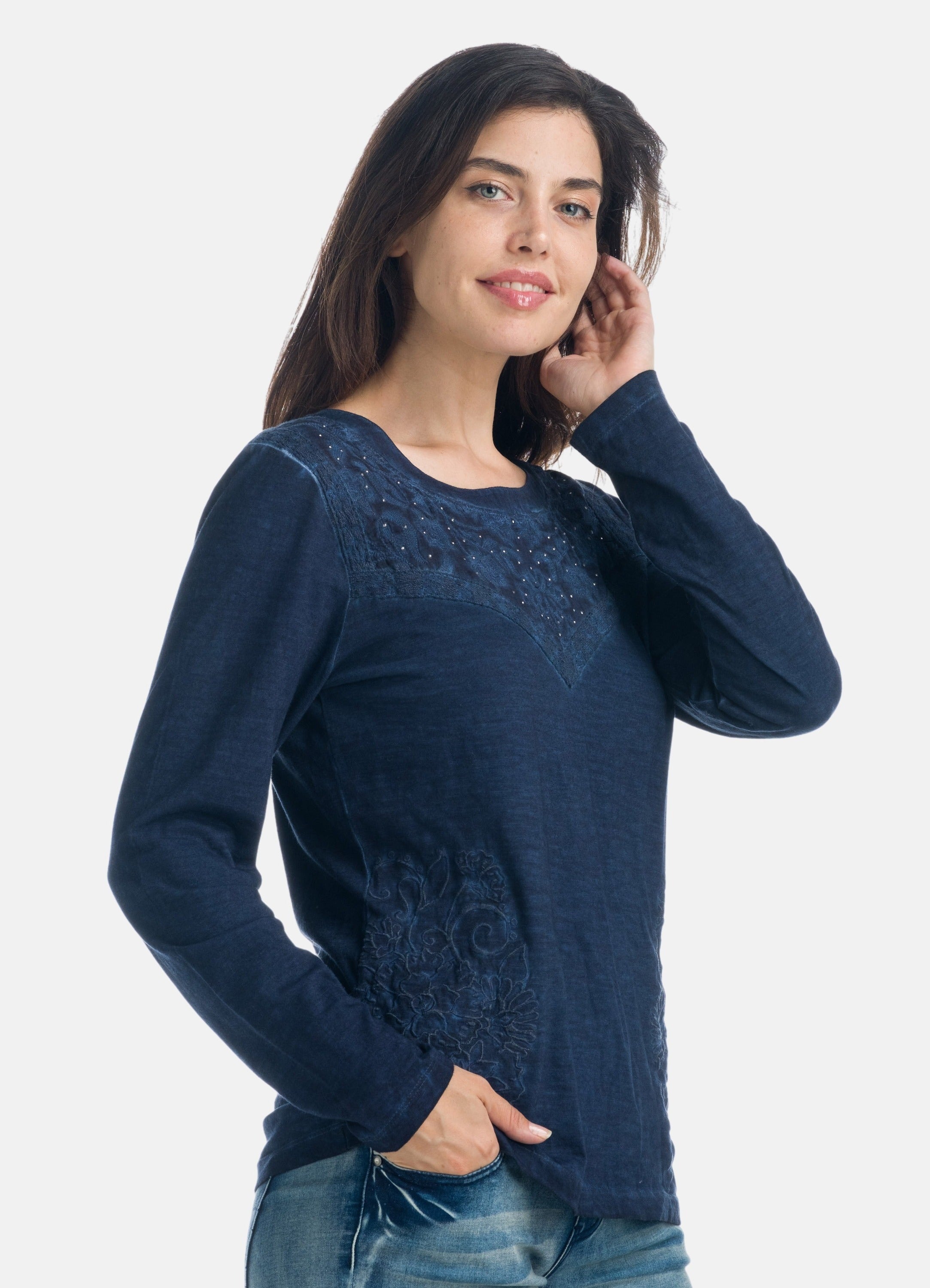 Camiseta manga larga con bordados