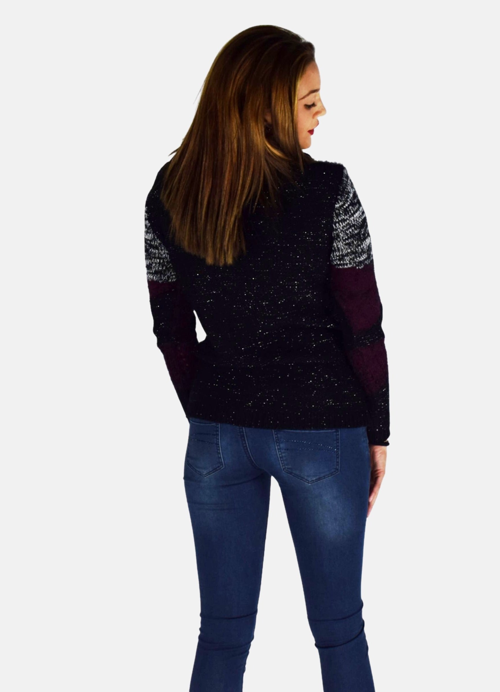 Sweater with contrasting cuts