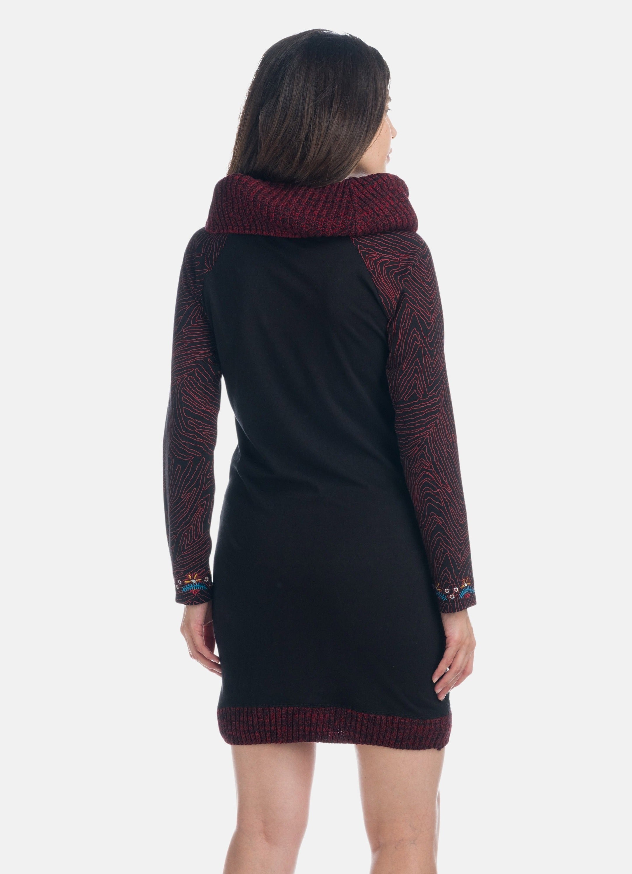 Bedrucktes Kleid mit Stickerei