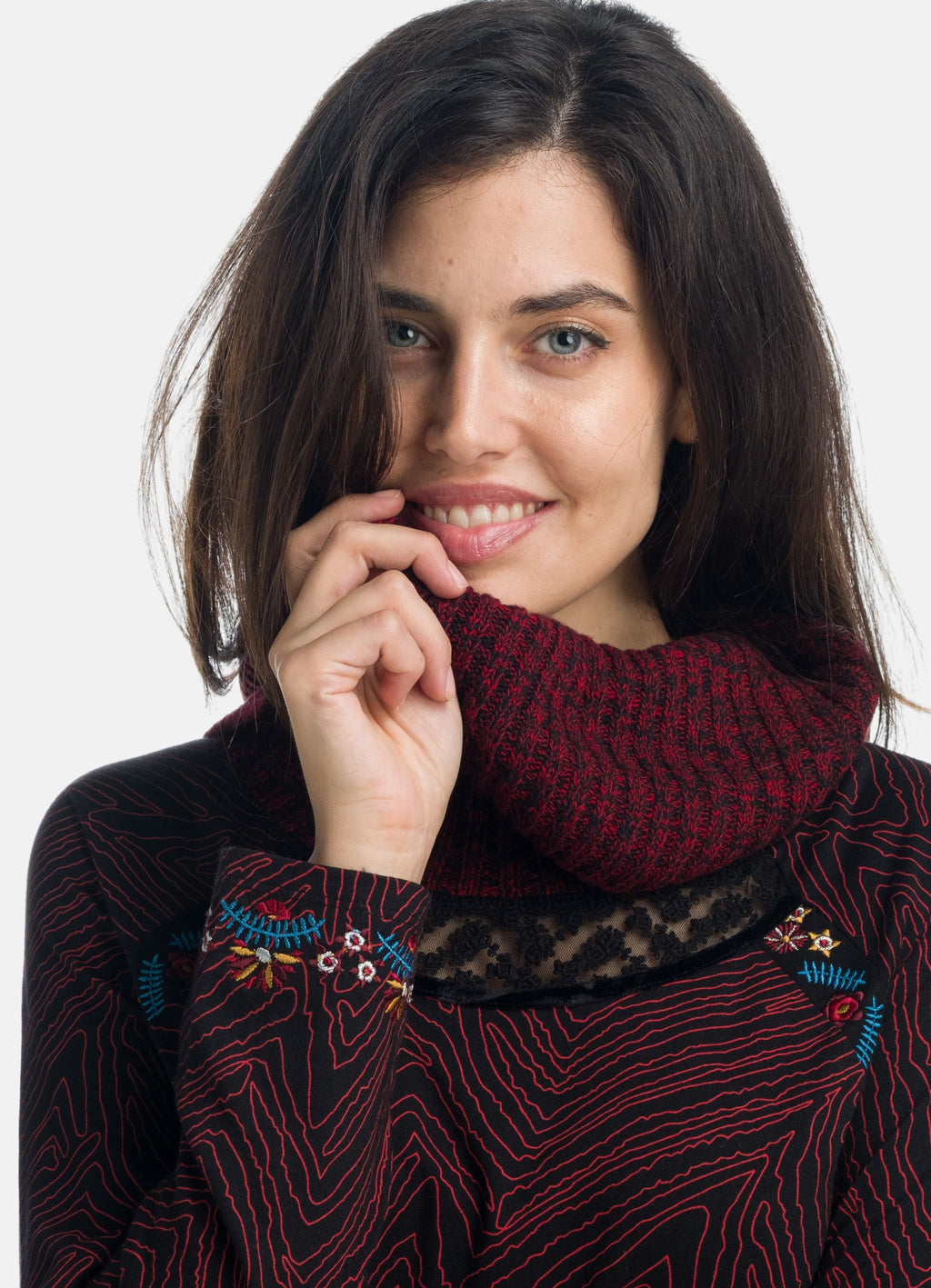 Bedrucktes Kleid mit Stickerei