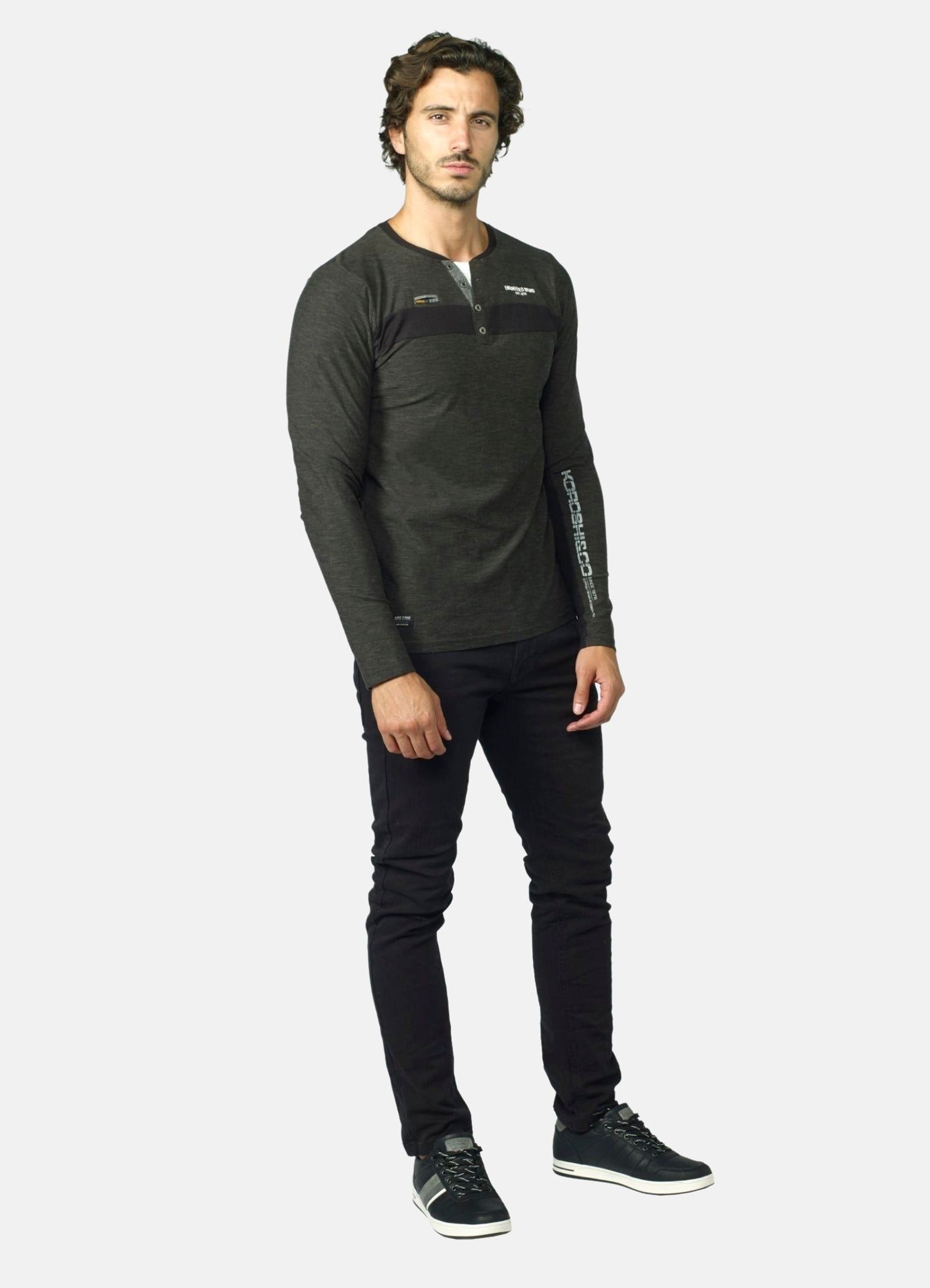 Zweifarbiges T-Shirt