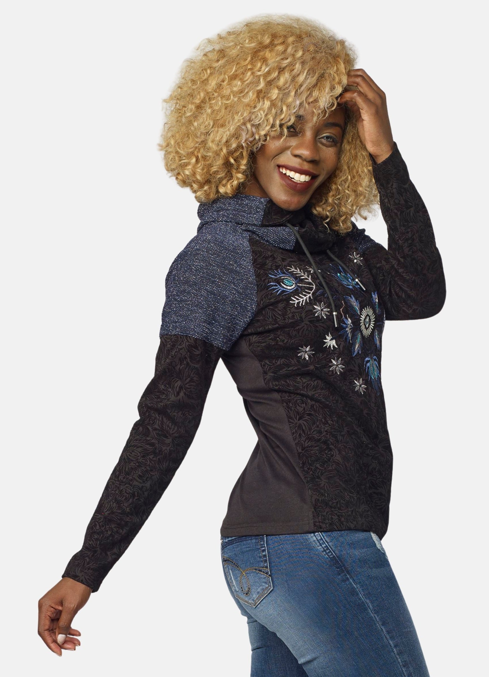 Camiseta bordado floral en delantero