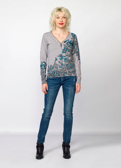 Gray women's floral print knitted sweater - Koroshi 2022TR45
