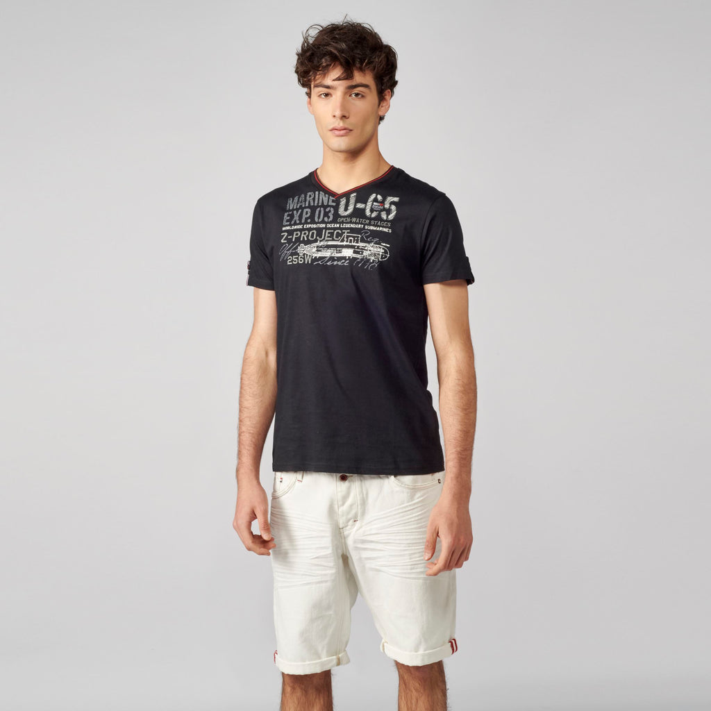Schwarzes bedrucktes Herren-T-Shirt mit V-Ausschnitt – Koroshi 2111MC04
