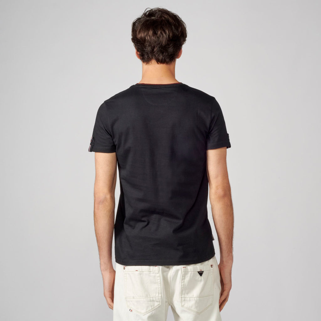 Schwarzes bedrucktes Herren-T-Shirt mit V-Ausschnitt – Koroshi 2111MC04