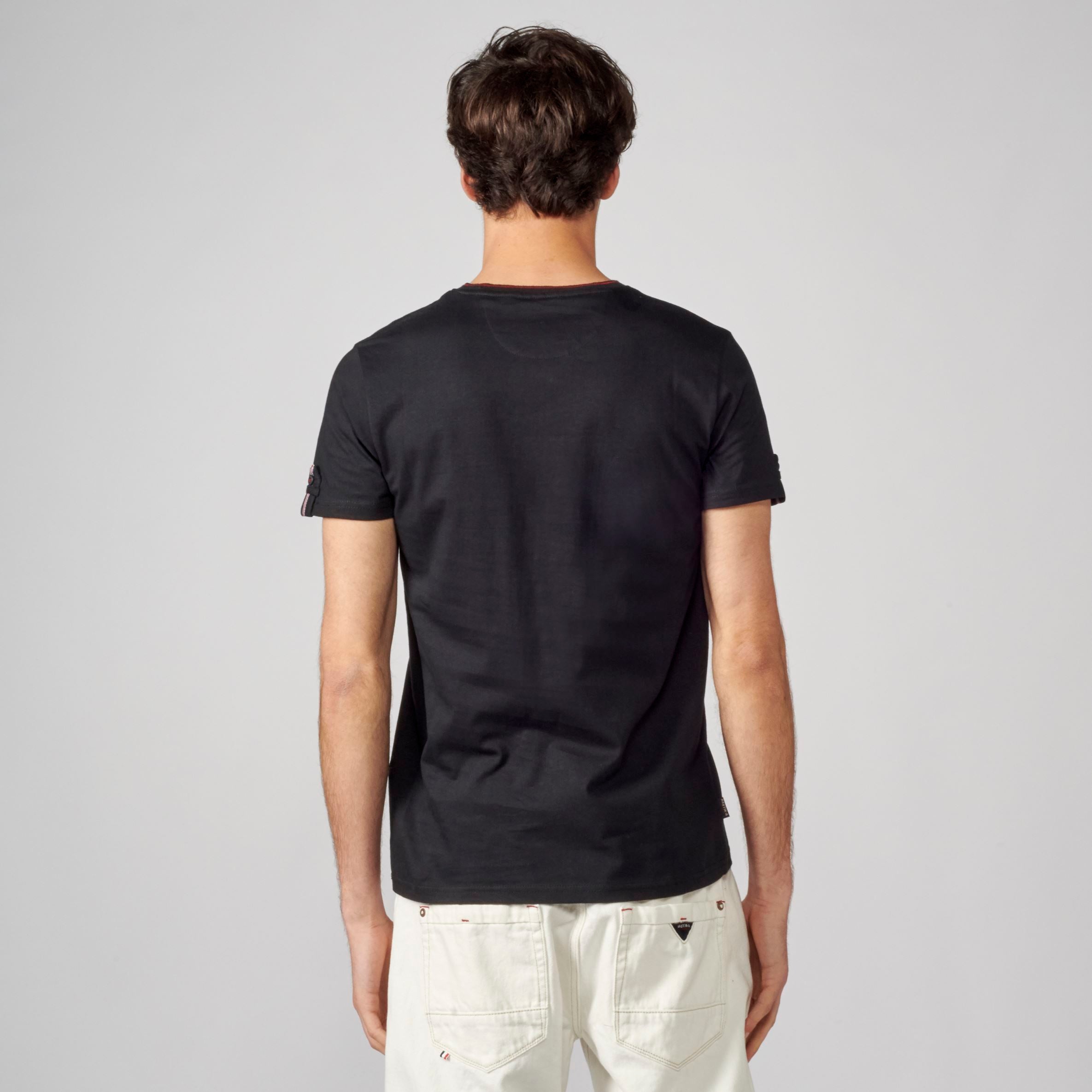 Schwarzes bedrucktes Herren-T-Shirt mit V-Ausschnitt – Koroshi 2111MC04