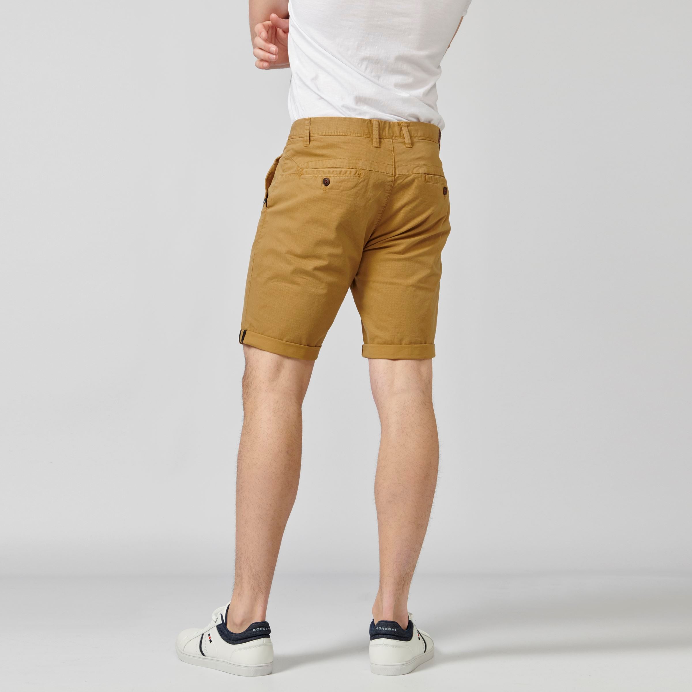 Short chino homme en coton stretch ocre - Koroshi 2111PS08