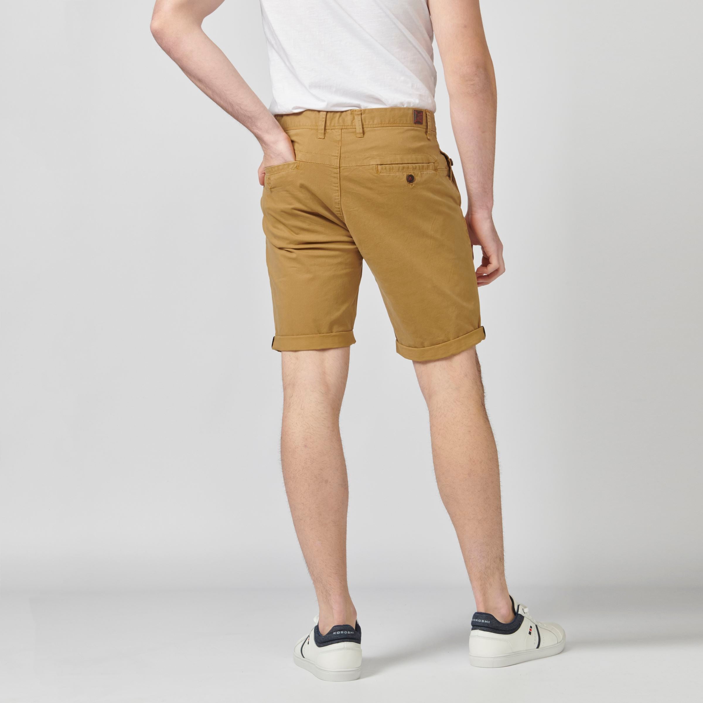 Short chino homme en coton stretch ocre - Koroshi 2111PS08