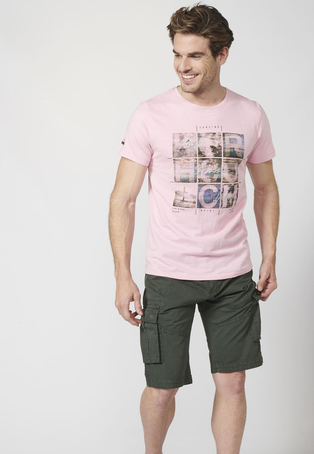 T-shirt homme manches courtes imprimé surfeur rose pastel vue de côté - Koroshi 2211MC28