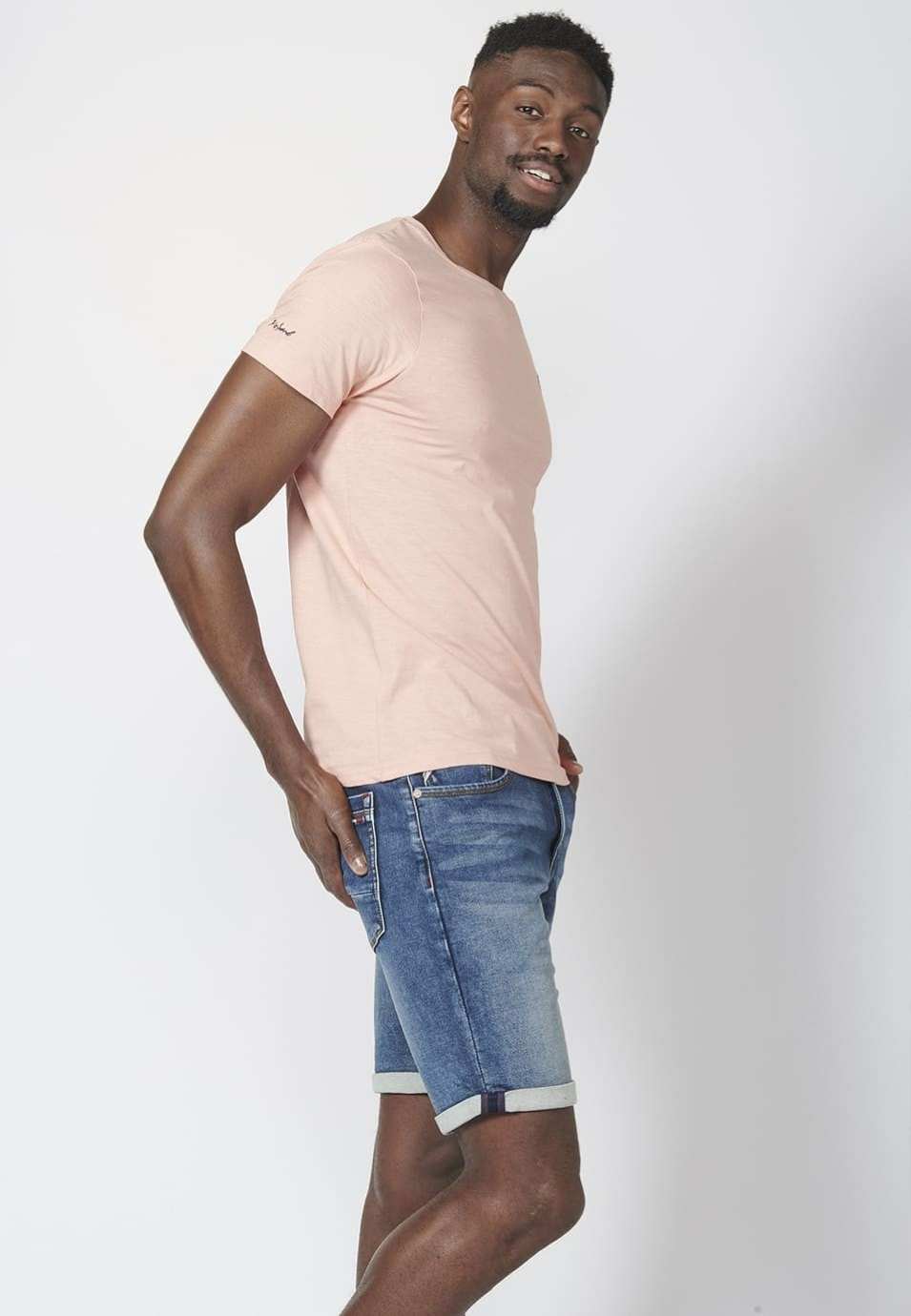 Basic short-sleeved t-shirt with logo print on the side, 100% cotton | Urban fashion