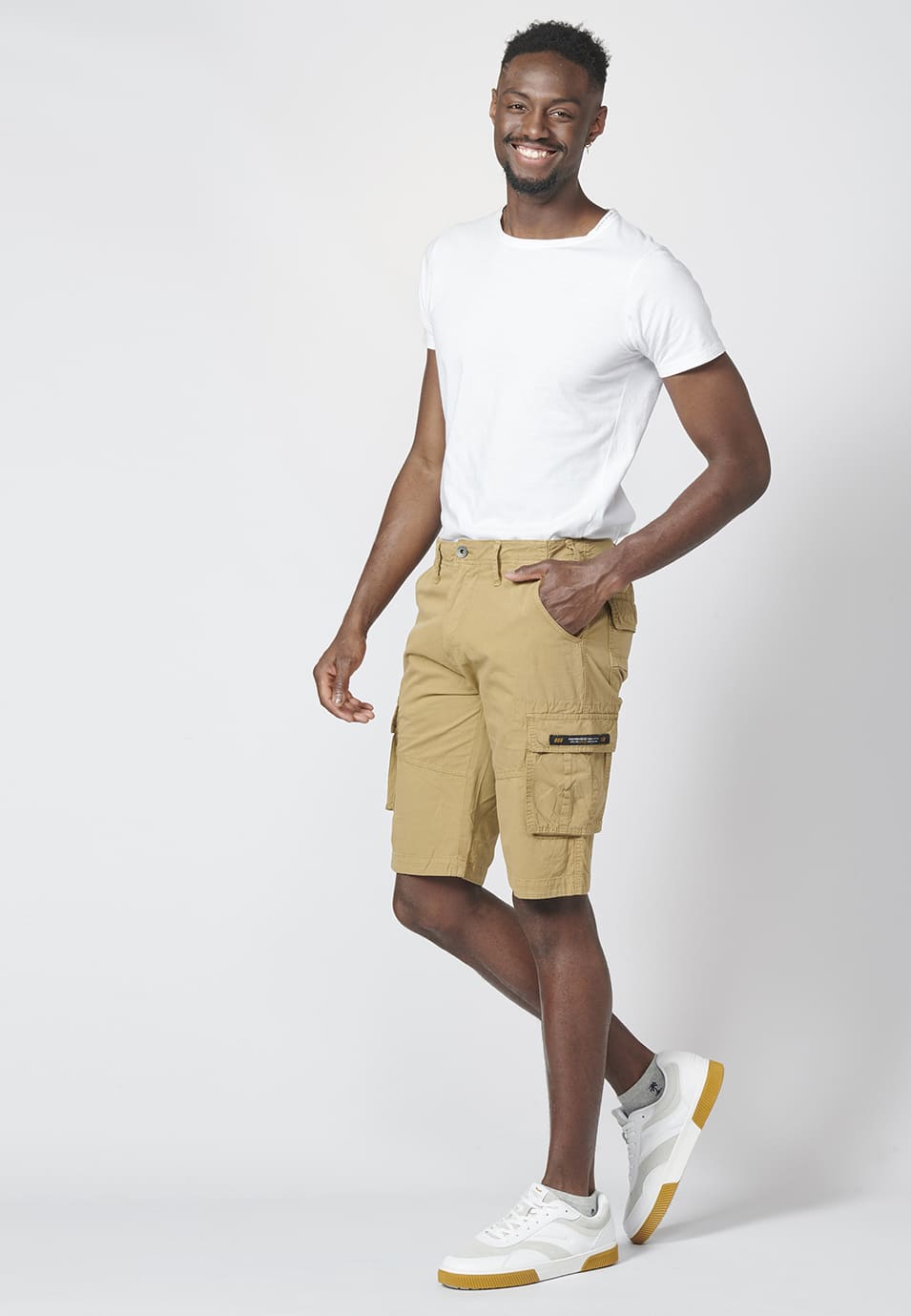 Pantaloncini cargo da uomo in cotone sabbia - Koroshi 2211PS11