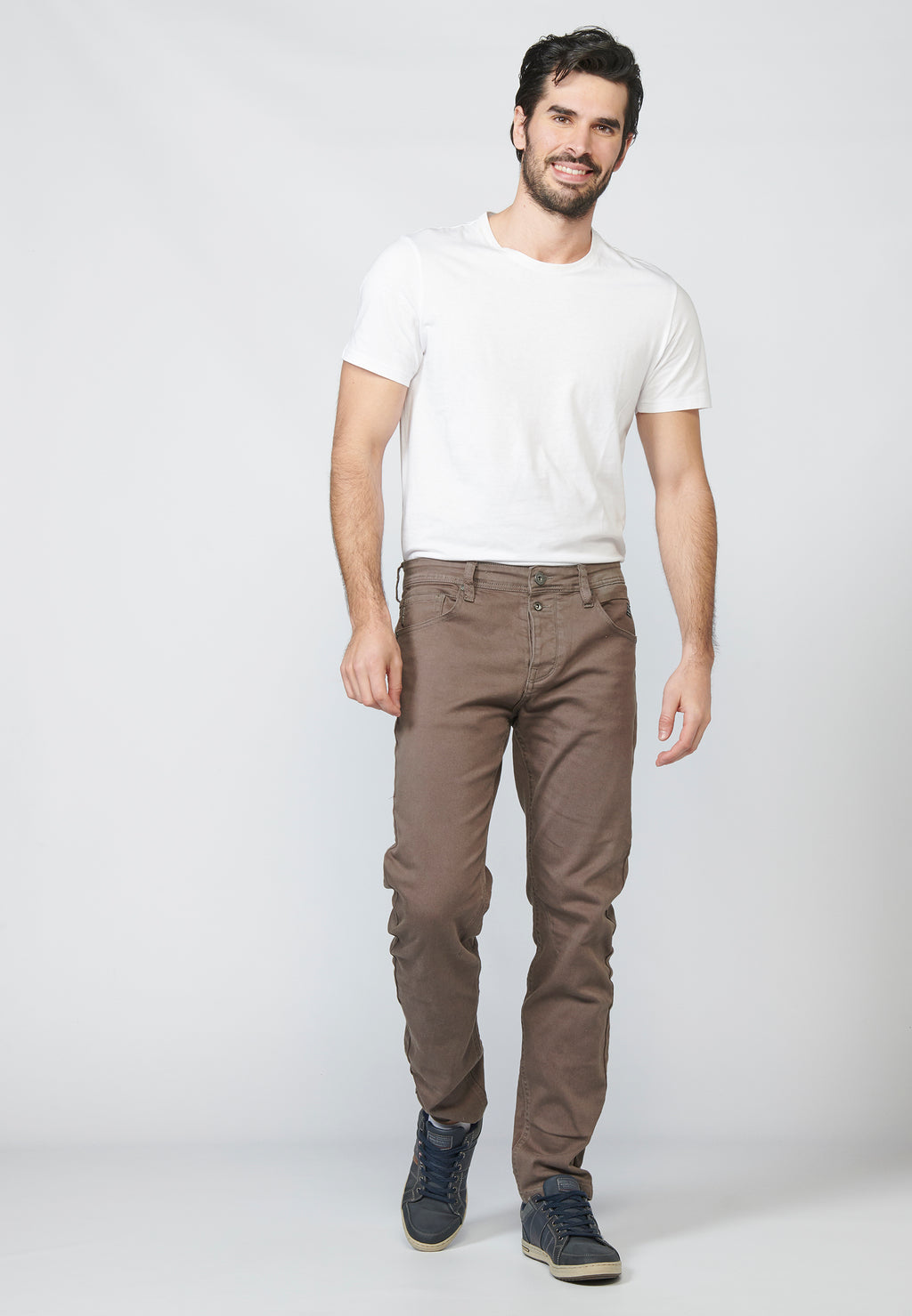 Pantalon long, jean coupe fuselée avec cinq poches pour homme
