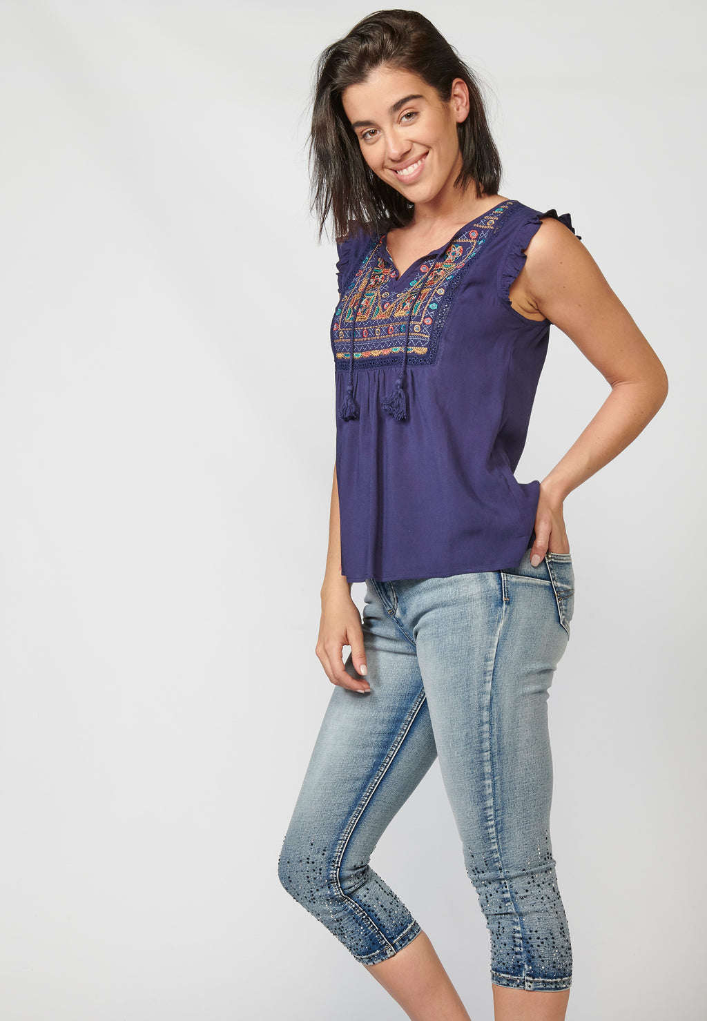 Blusa fluida sin mangas bordado étnico mujer navy - Koroshi 2212BL35