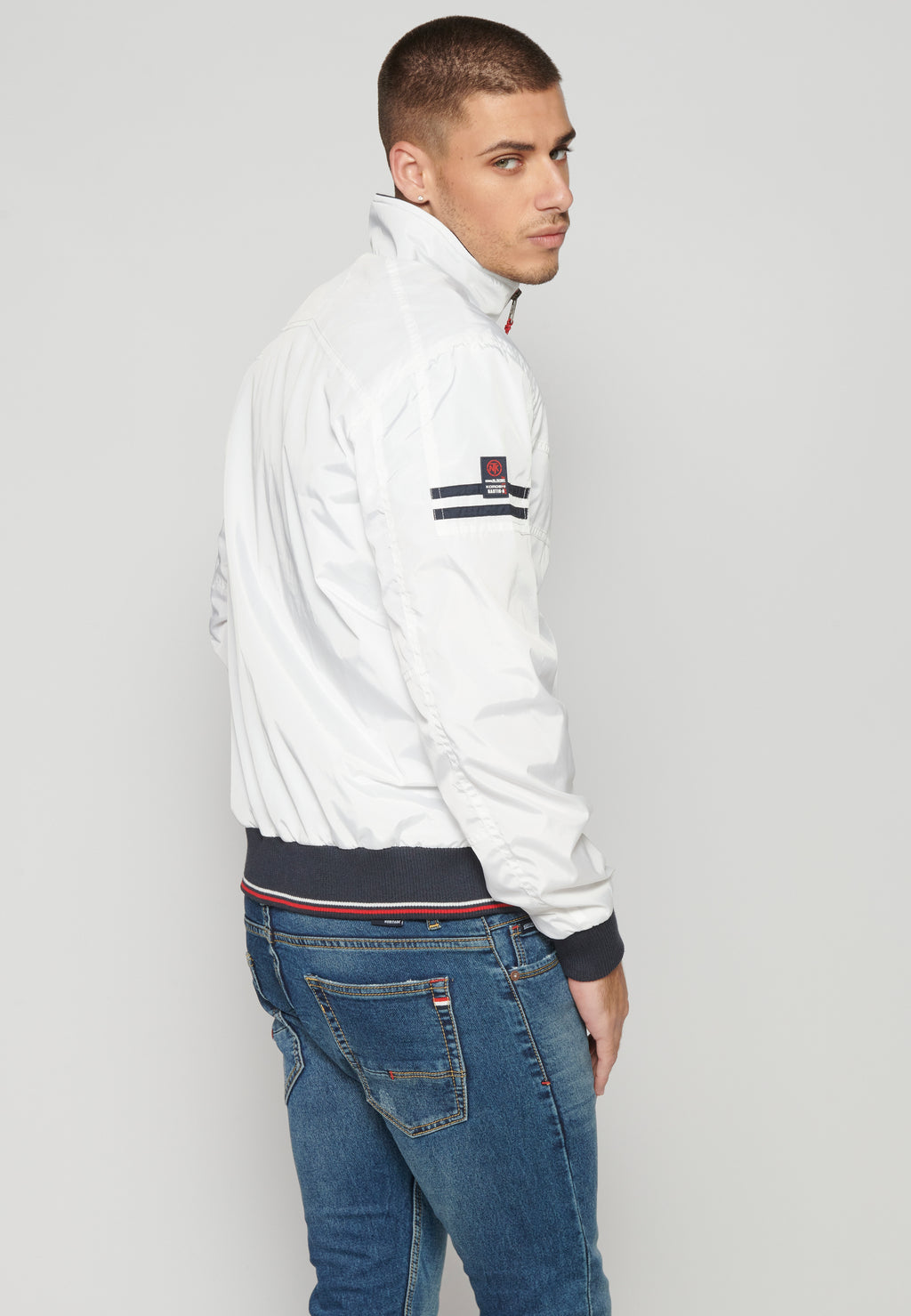 Immagine 9 per il prodotto 2311JA12 con colore 000001