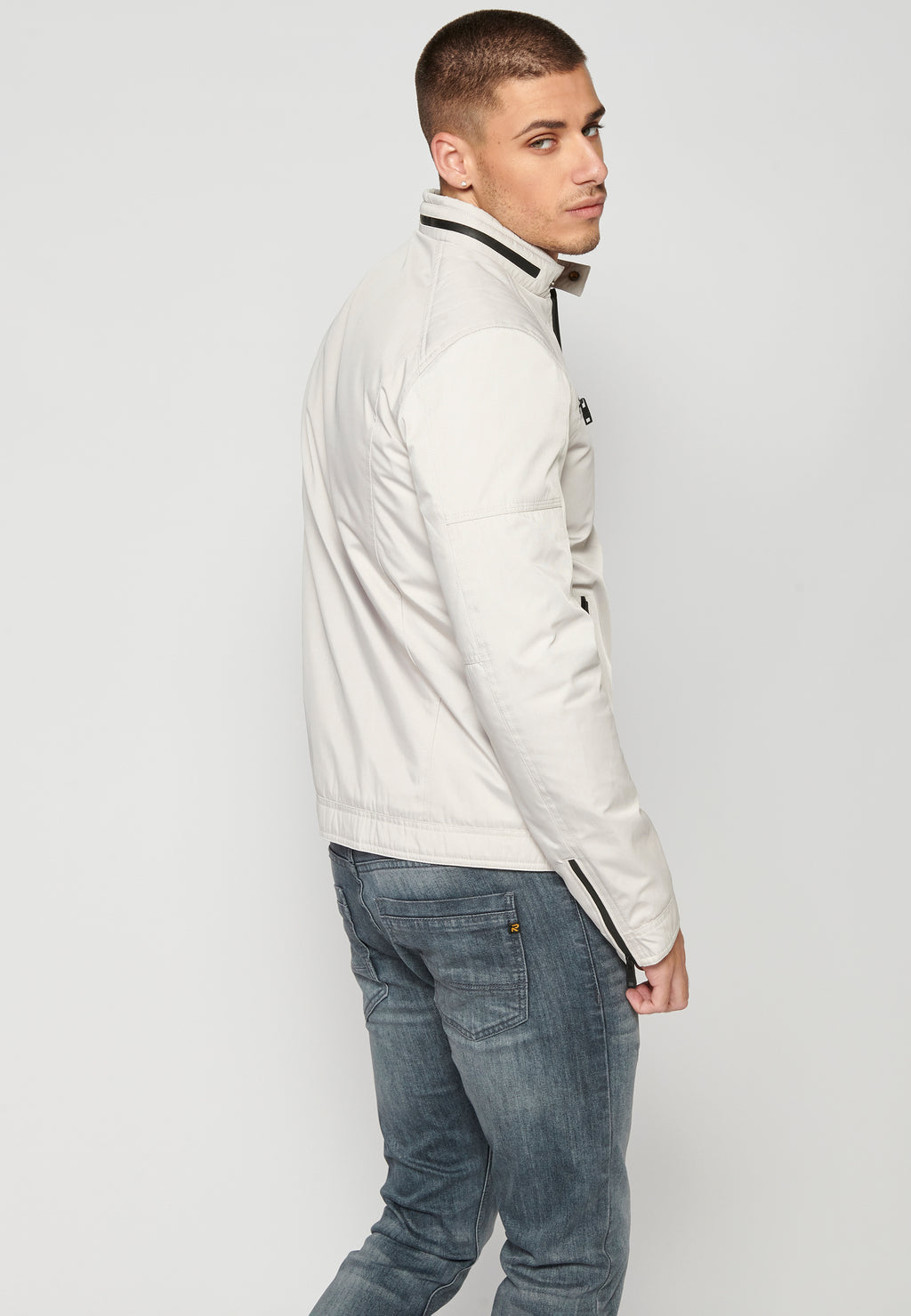 Bild 8 für Produkt 2311JA18 mit Farbe 000062