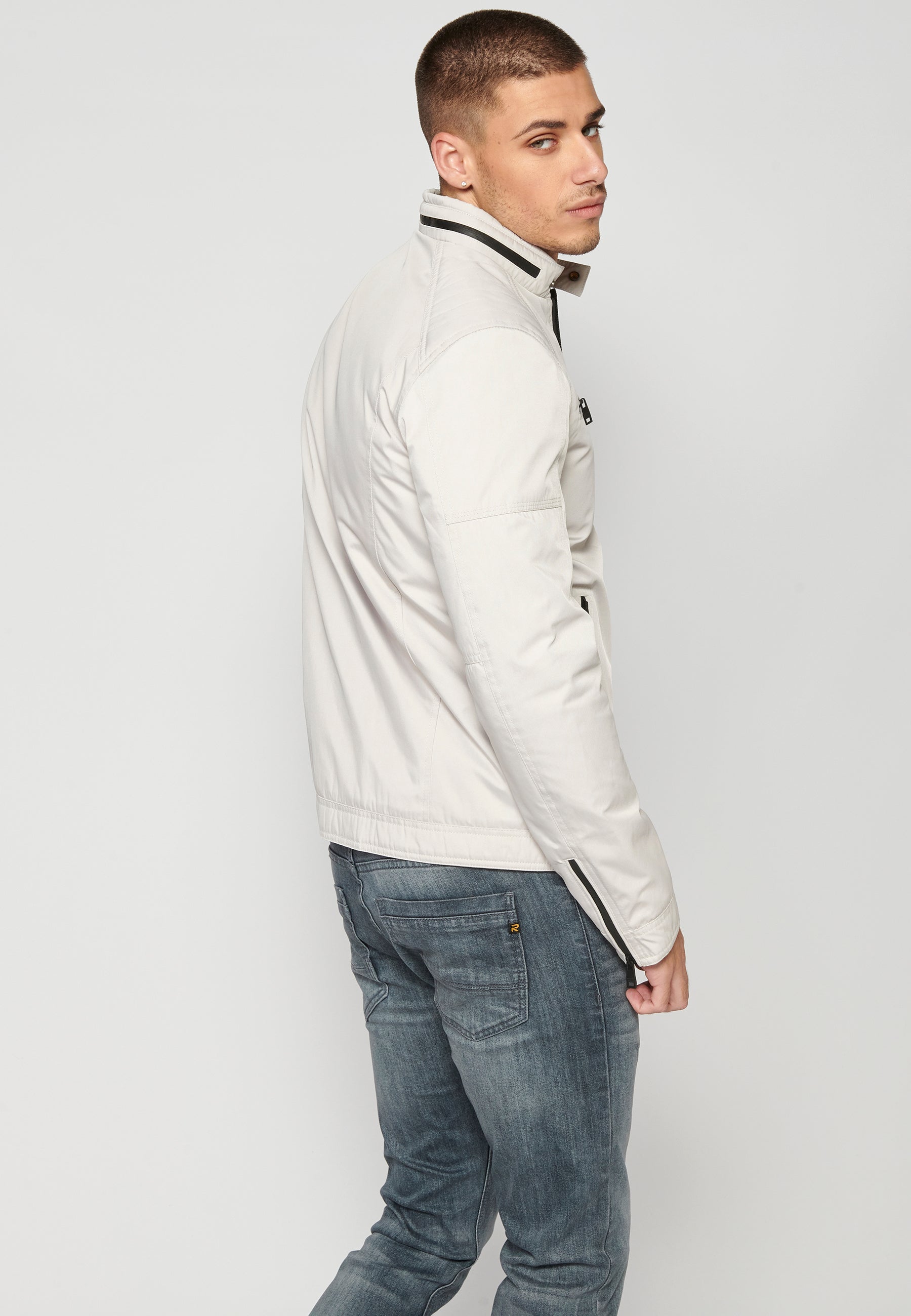 Bild 8 für Produkt 2311JA18 mit Farbe 000062