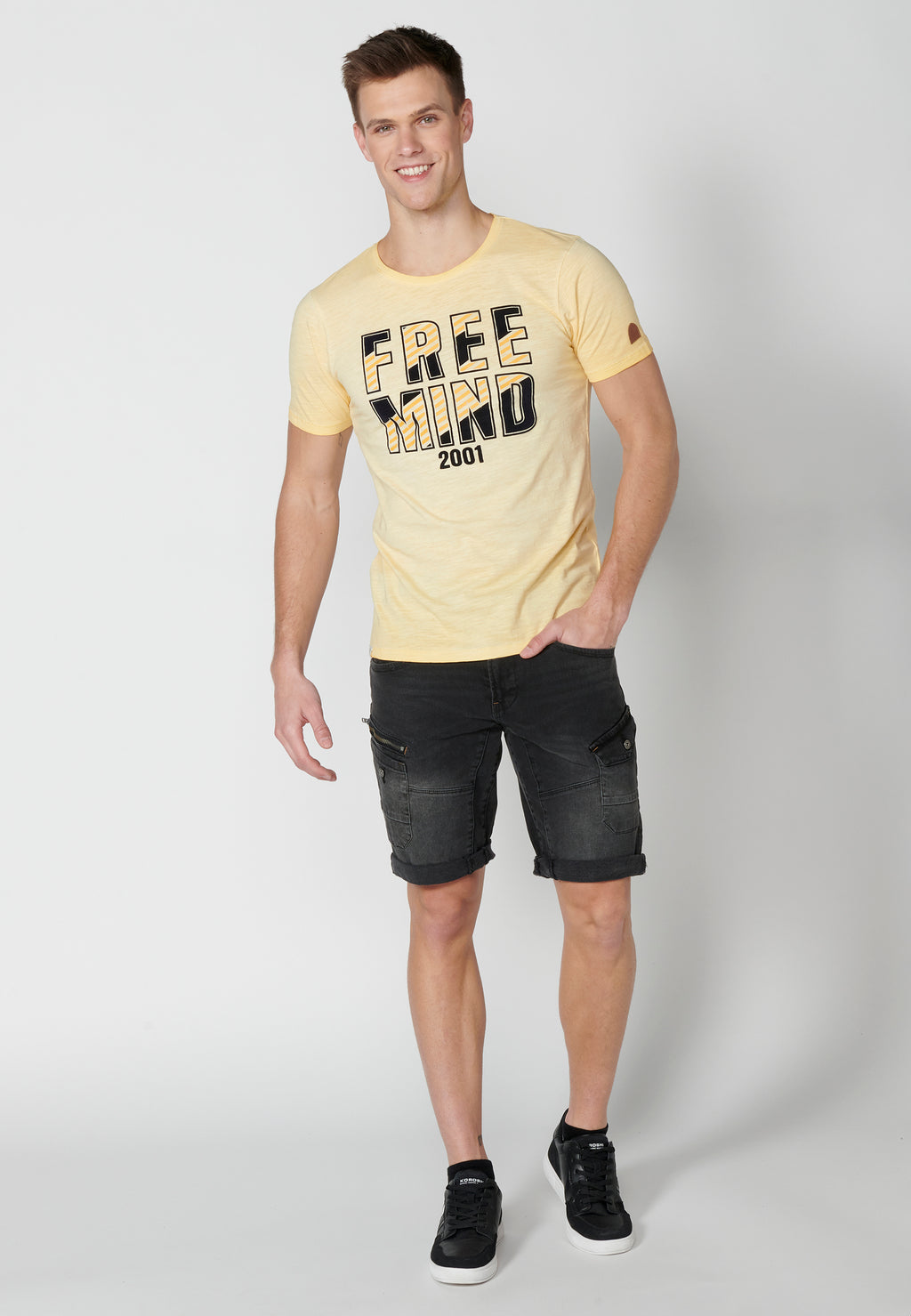 Yellow men's printed round neck short sleeve t-shirt - Koroshi 2311MC16