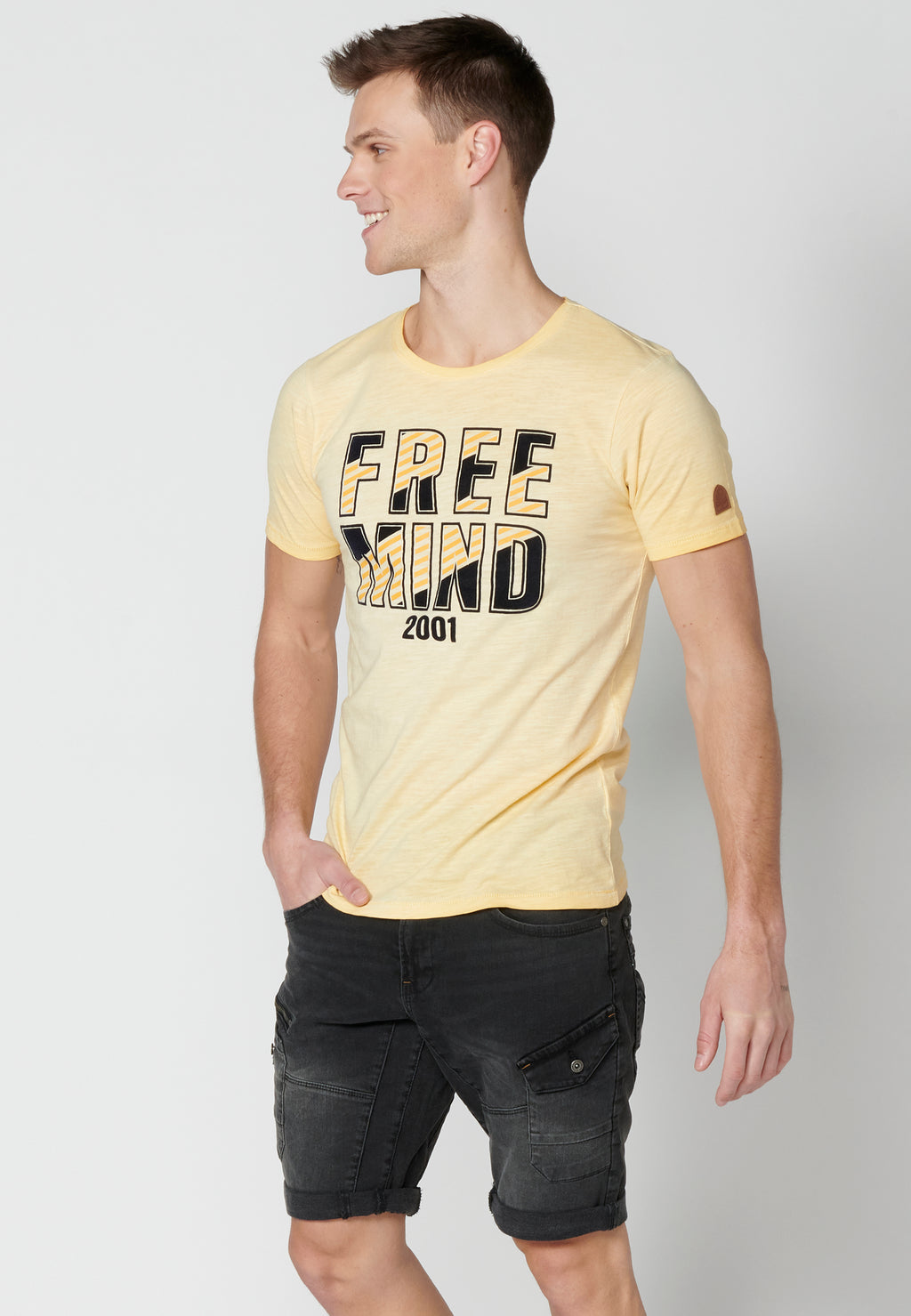 Yellow men's printed round neck short sleeve t-shirt - Koroshi 2311MC16