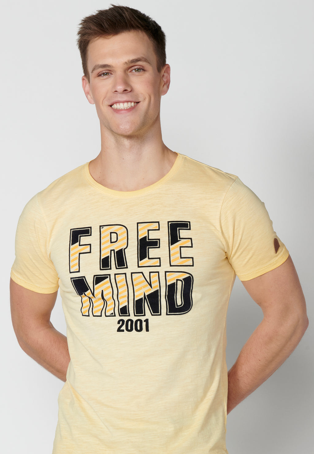 Yellow men's printed round neck short sleeve t-shirt - Koroshi 2311MC16