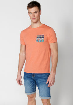Camiseta manga corta cuello redondo bolsillo etnico hombre salmon - Koroshi 2311MC46