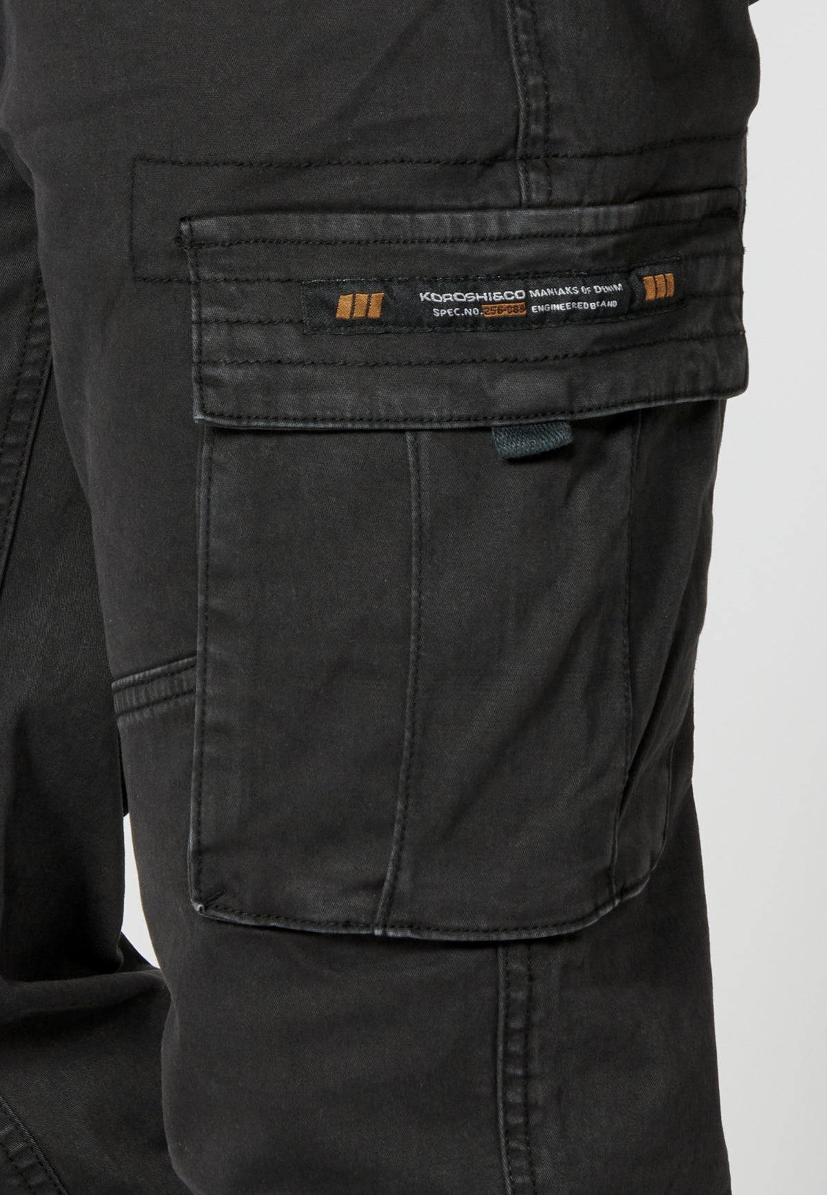 Schwarze Herren-Cargohose – Koroshi 2311PT06