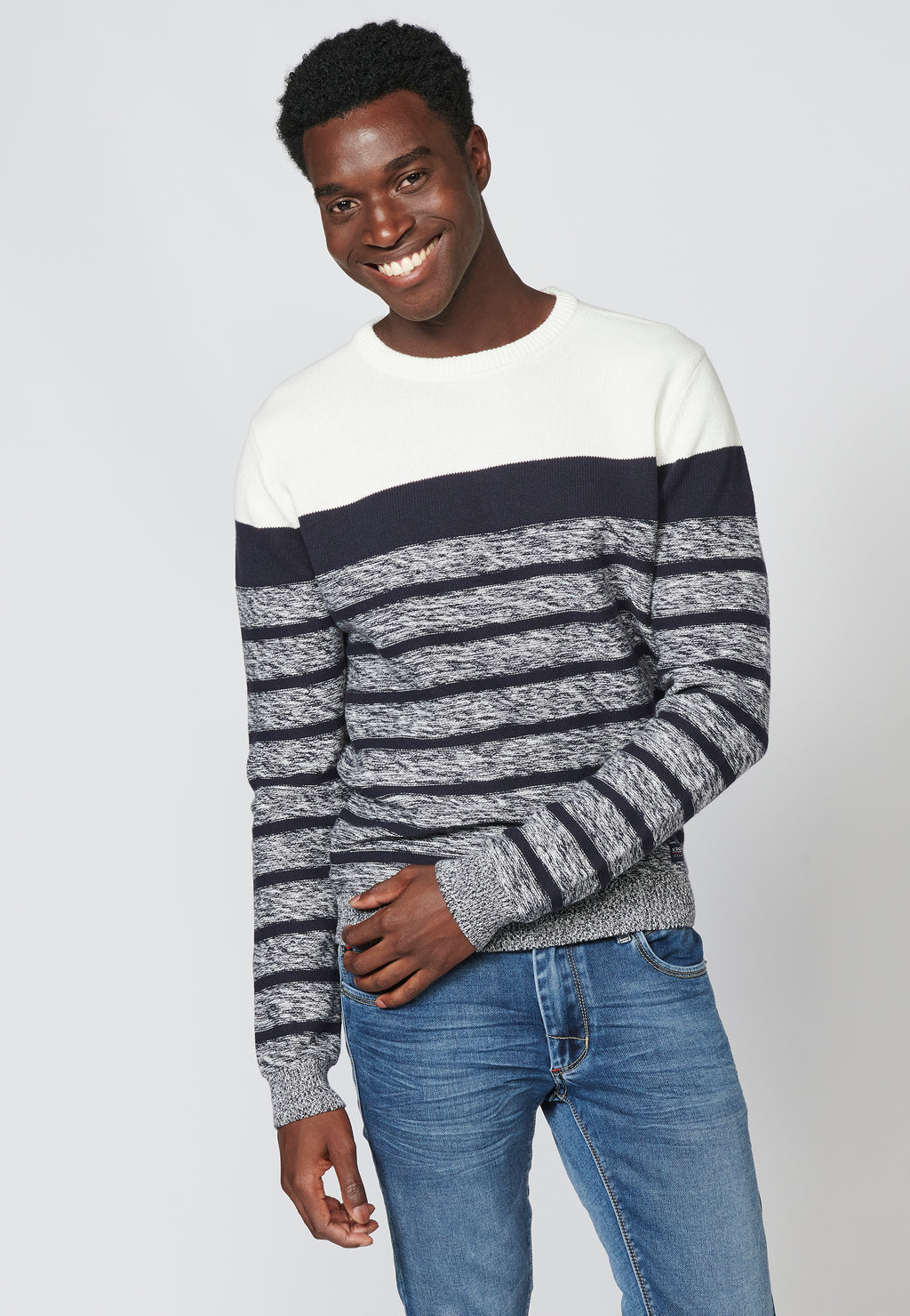 Ecrufarbener langärmliger, gestreifter Rundhals-Strickpullover für Herren – Koroshi 2311TR42