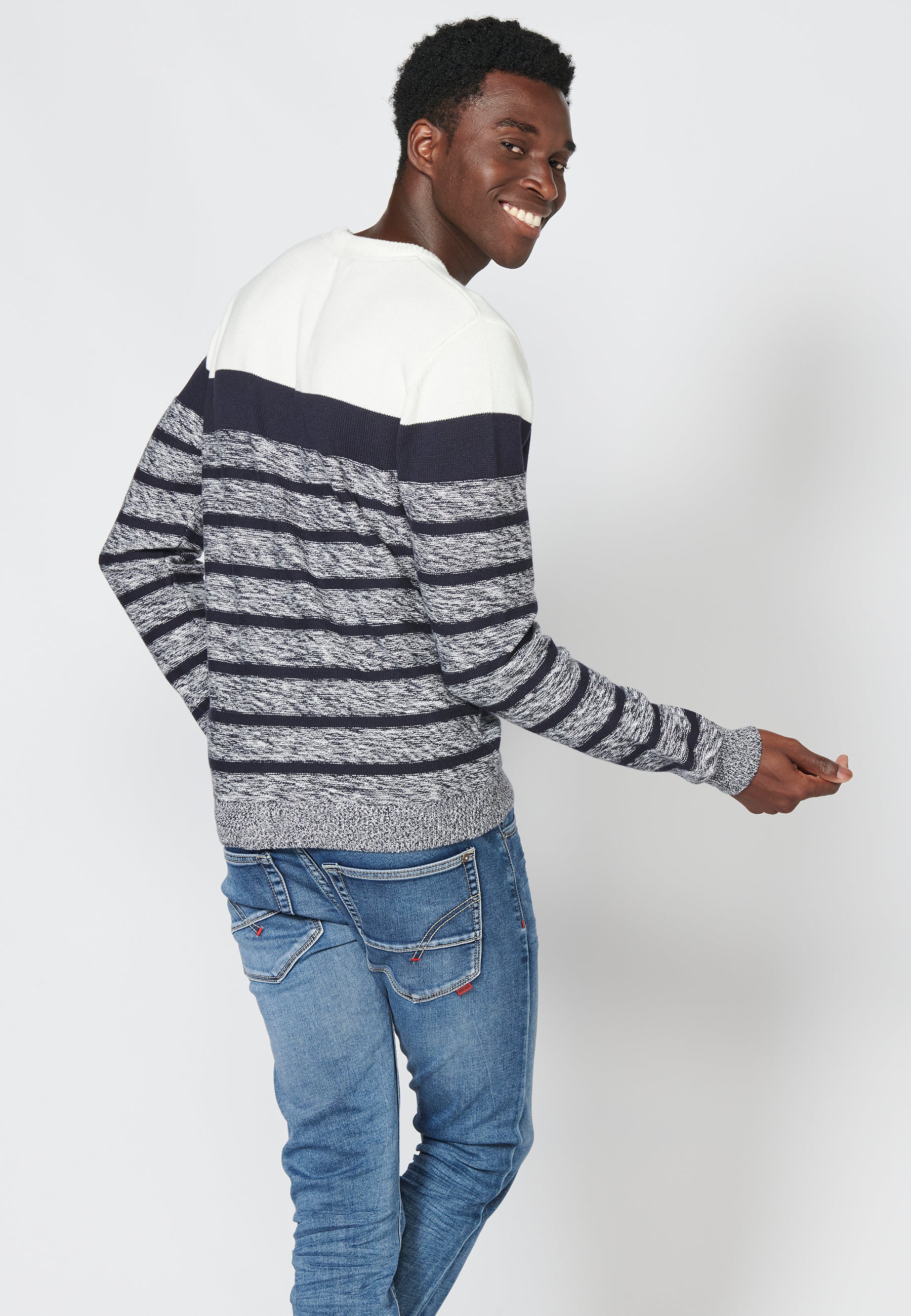 Ecrufarbener langärmliger, gestreifter Rundhals-Strickpullover für Herren – Koroshi 2311TR42