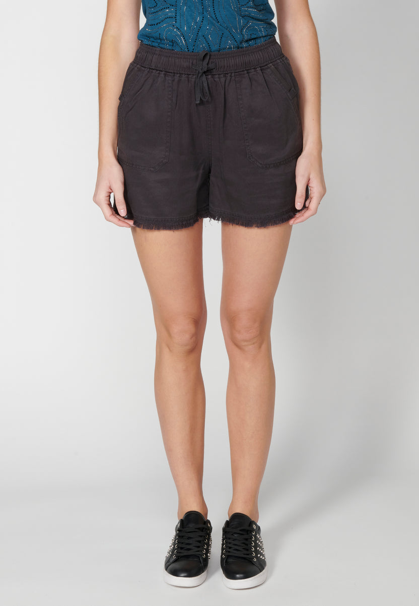 Pantalón corto lyocell mujer negro vista frontal - Koroshi 2312PS51