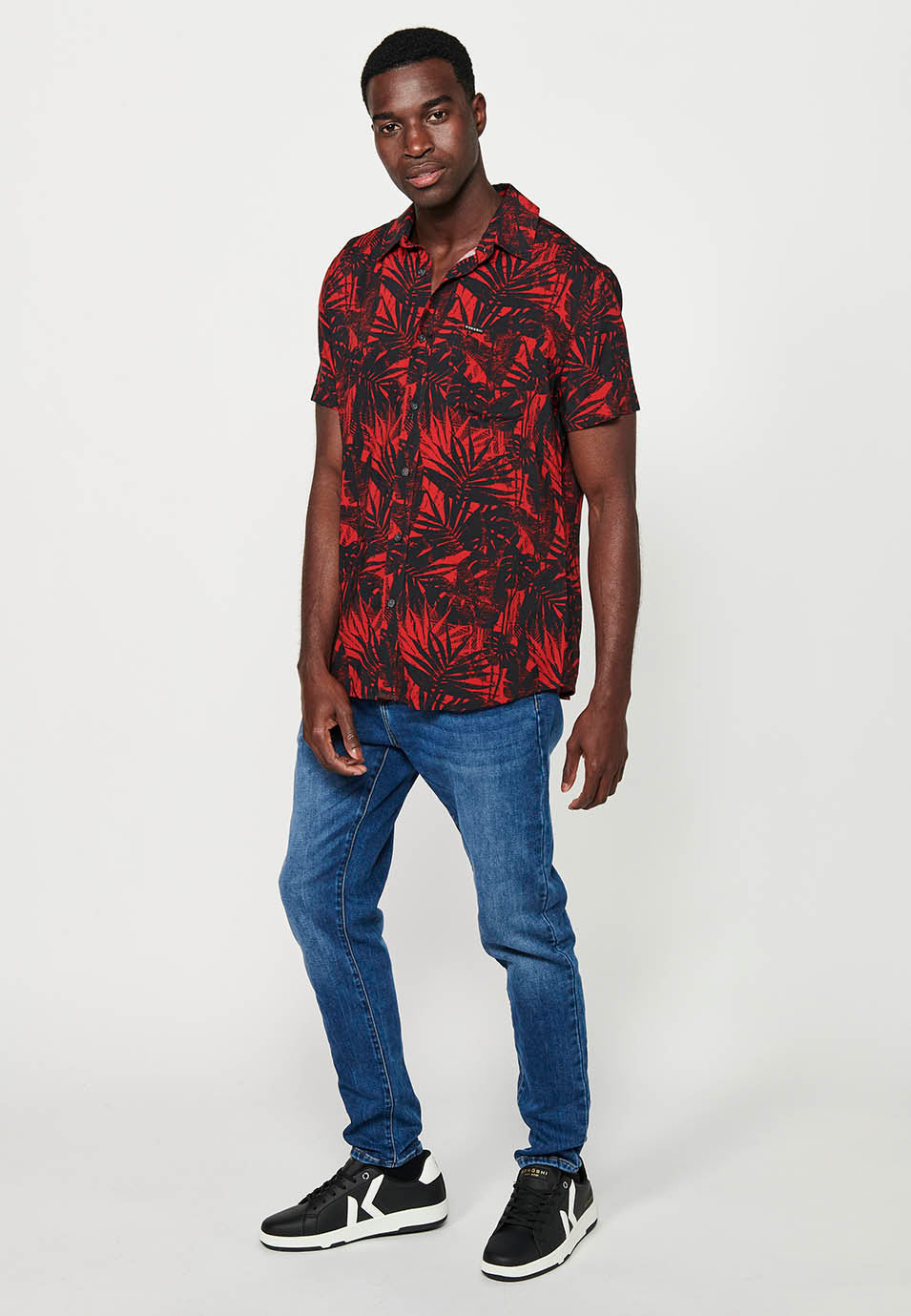 Camisa tropical cuello cubano manga corta hombre roja - Koroshi 2411CC36