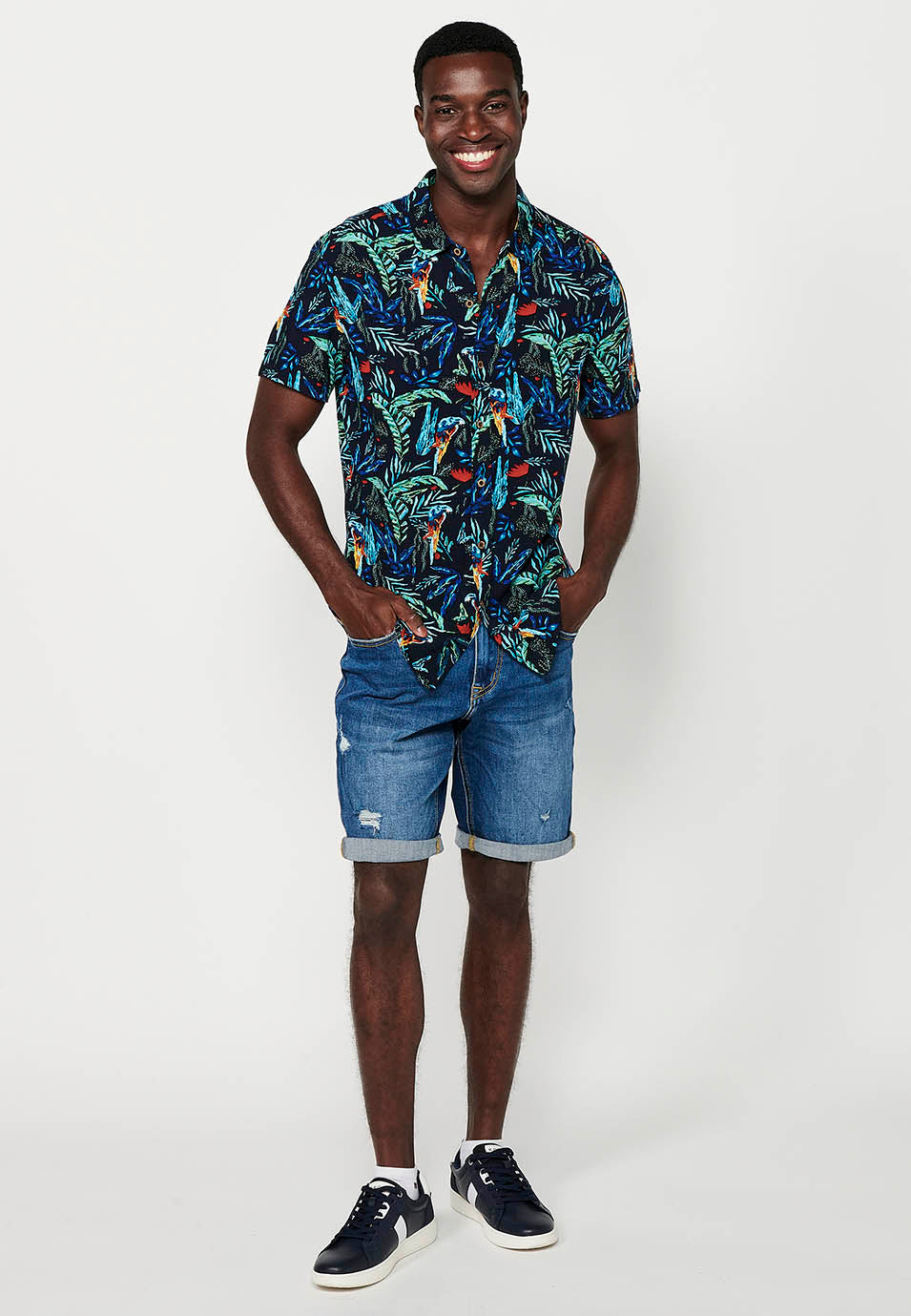 Camisa de manga corta con cuello camisero y estampado floral tropical, amarillo para hombres | ropa casual