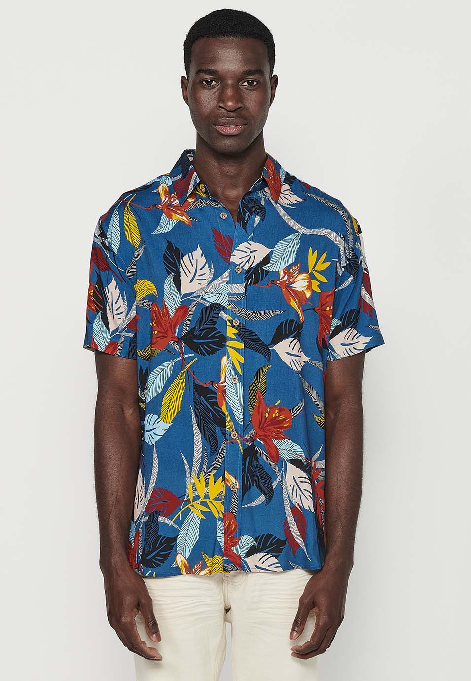 Camicia da uomo multicolore con stampa botanica a maniche corte - Koroshi 2411CC44