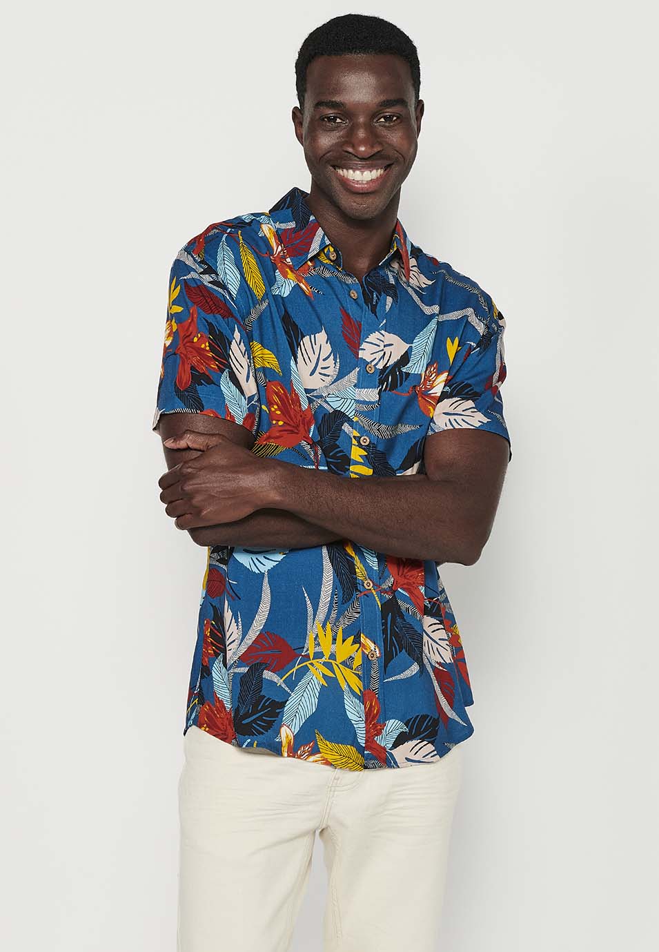 Camicia da uomo multicolore con stampa botanica a maniche corte - Koroshi 2411CC44