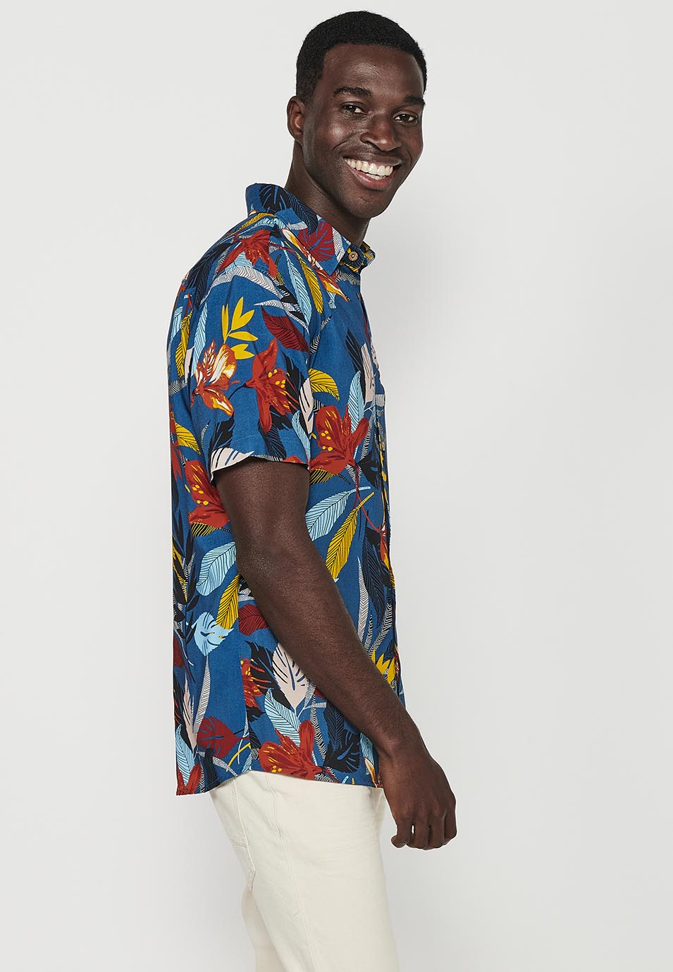 Camicia da uomo multicolore con stampa botanica a maniche corte - Koroshi 2411CC44