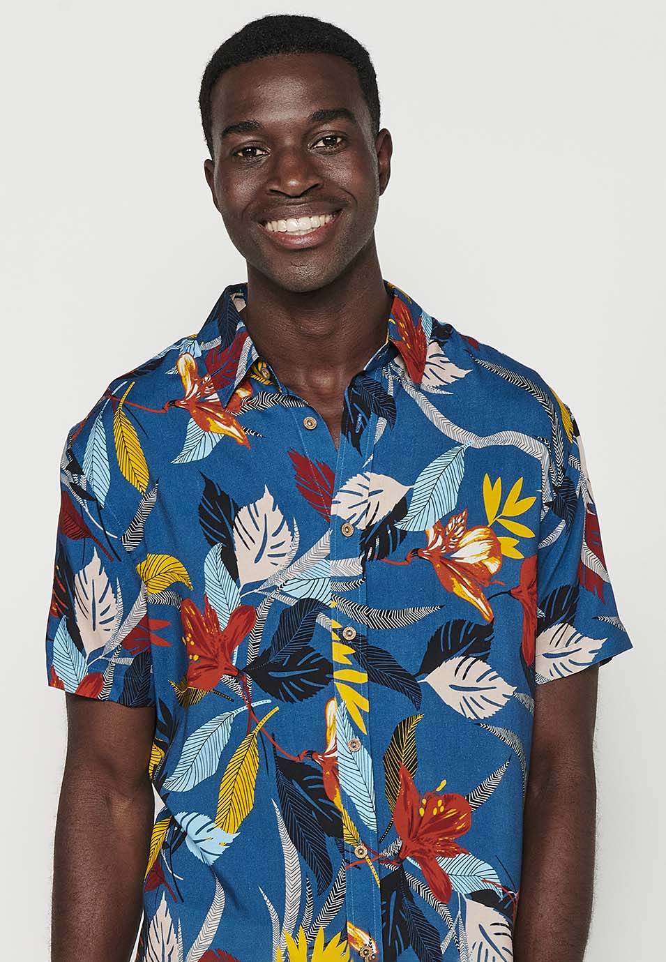 Camicia da uomo multicolore con stampa botanica a maniche corte - Koroshi 2411CC44