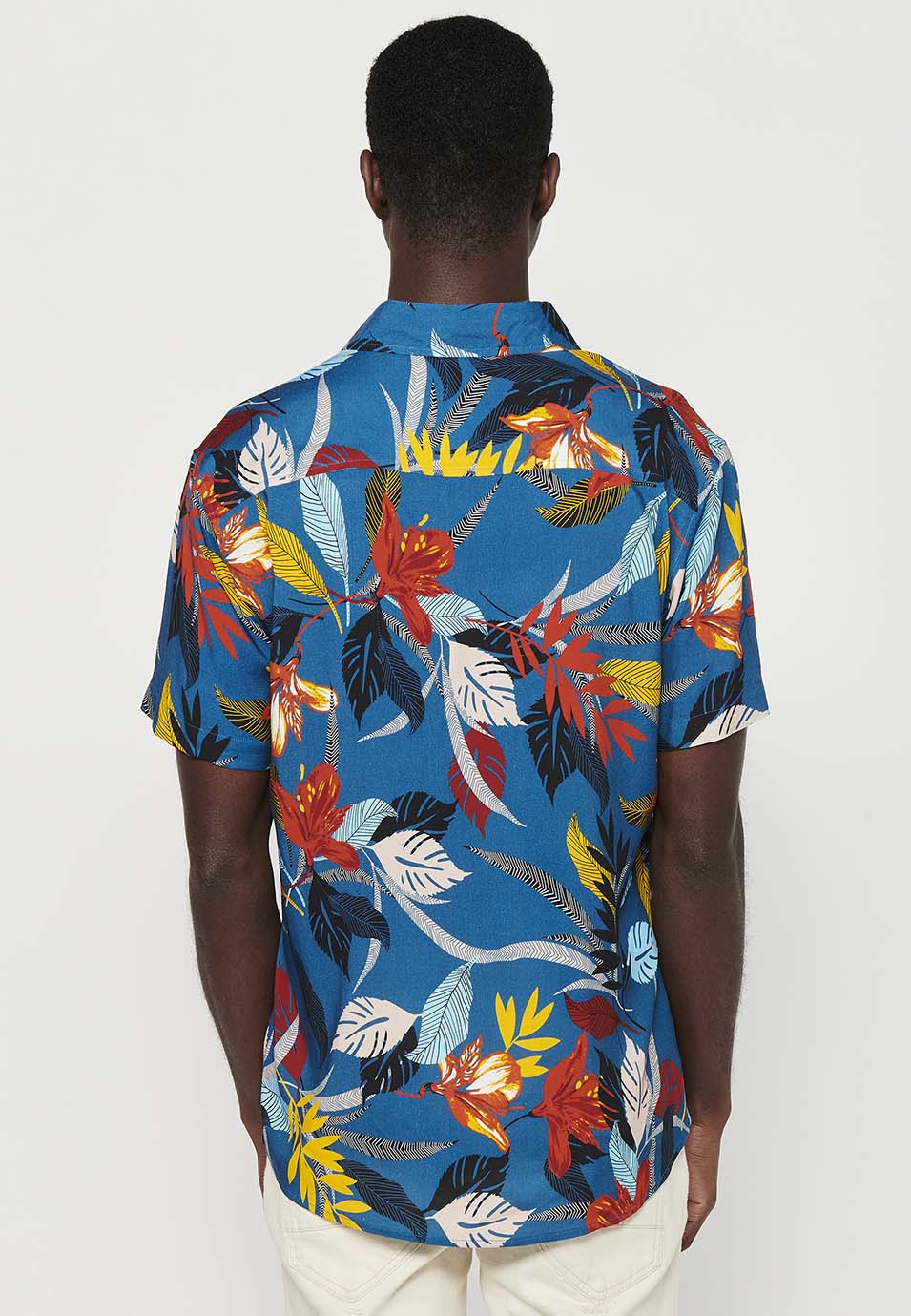 Camicia da uomo multicolore con stampa botanica a maniche corte - Koroshi 2411CC44