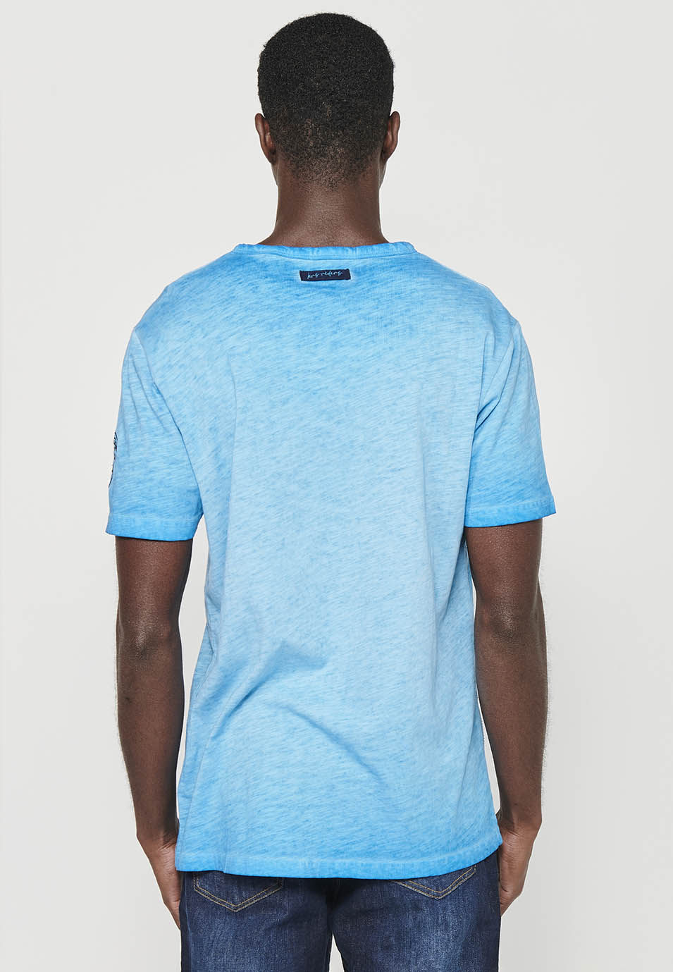 Blaues Herren-T-Shirt mit bedrucktem Knopfkragen und kurzen Ärmeln – Koroshi 2411MC18