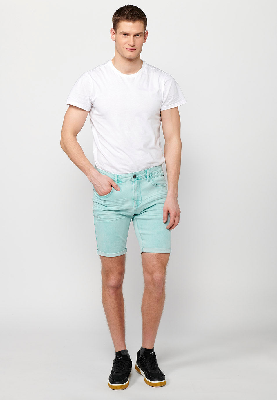 5-pocket Bermuda shorts with turn-up finish for men, aqua blue - Koroshi 2411PS05