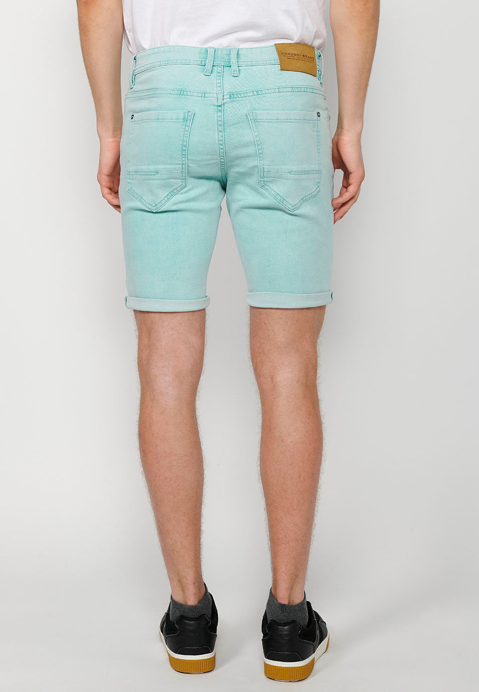 5-pocket Bermuda shorts with turn-up finish for men, aqua blue - Koroshi 2411PS05