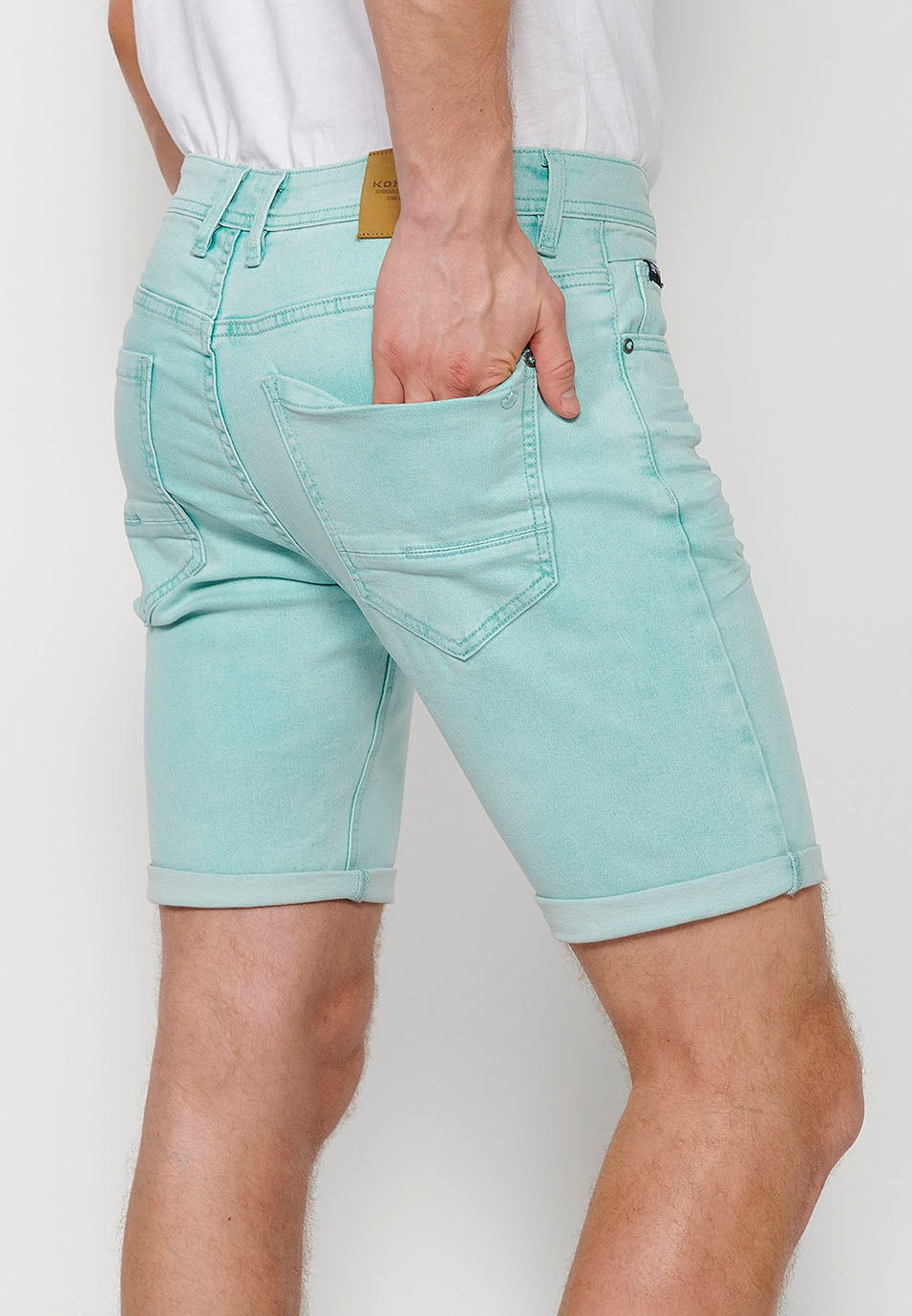 5-pocket Bermuda shorts with turn-up finish for men, aqua blue - Koroshi 2411PS05