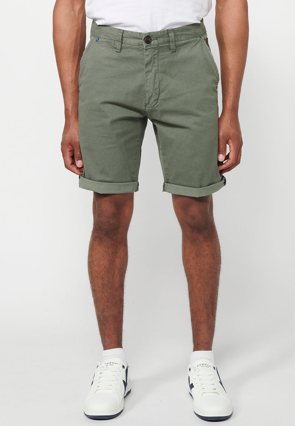 Pantaloncini chino da uomo verdi con risvolto - Koroshi 2411PS08